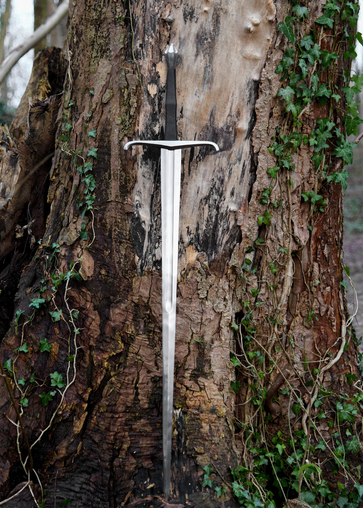 Imagen única de: Espada Italiana De Mano Y Media Con Vaina , Categoría-C