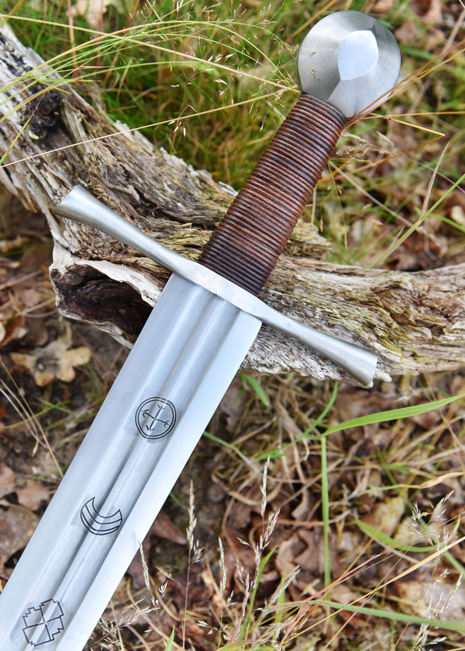 Imagen única de: Espada De Caballero Del Río Witham Con Vaina, Siglo Xiii. Categoría-B