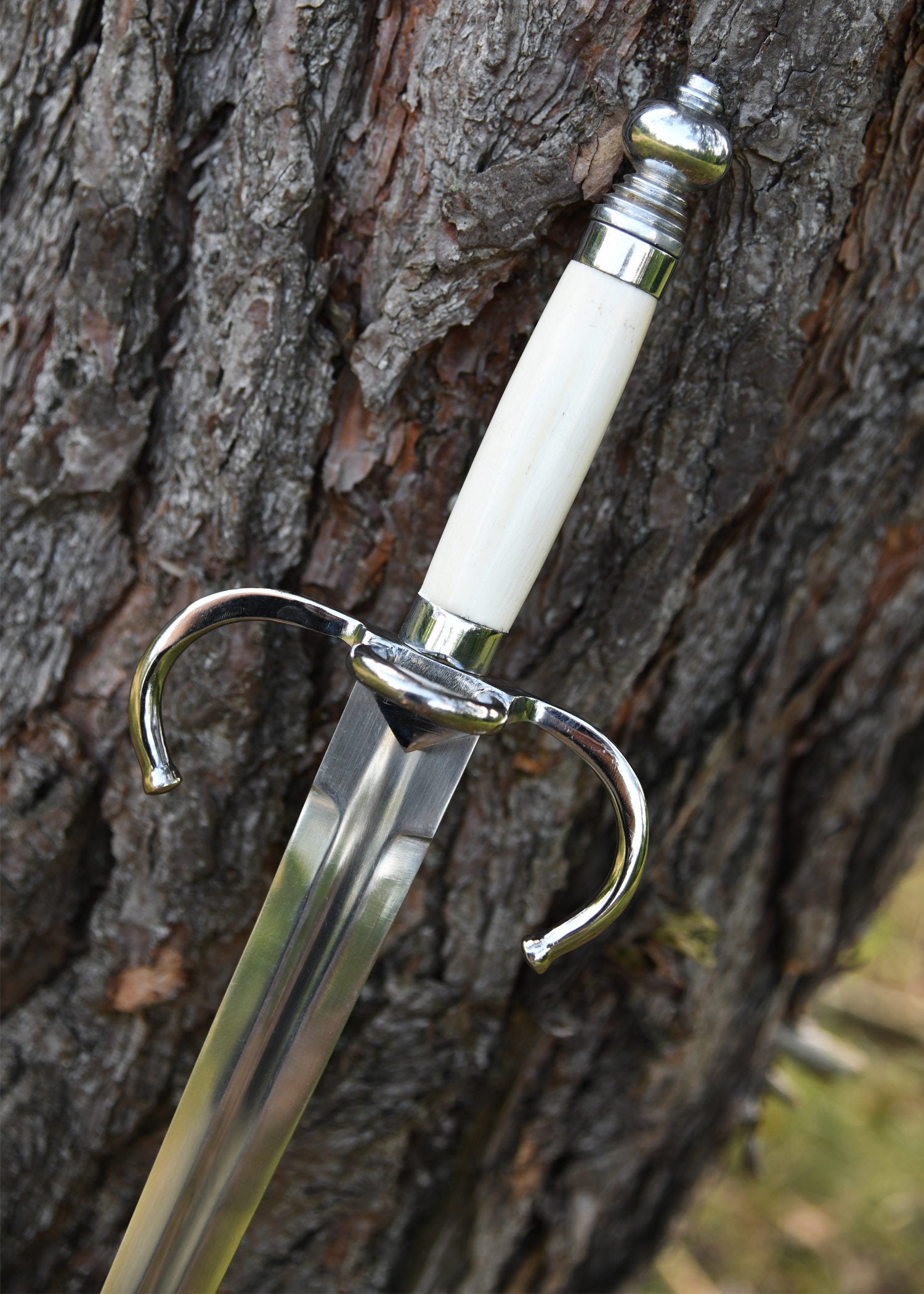 Imagen única de: Daga De Compañía De Estoque, Siglo Xvi, Con Funda De Cuero.