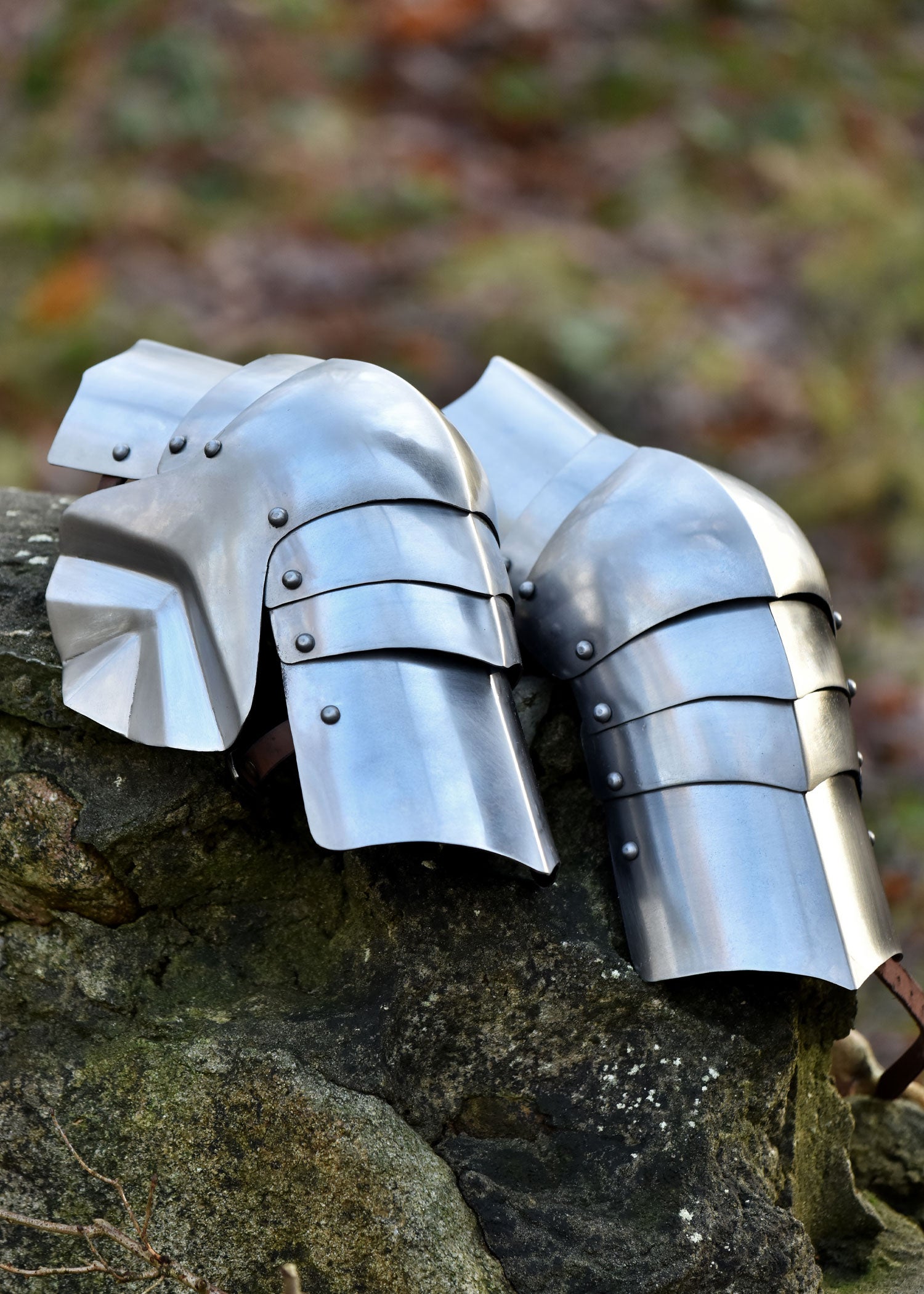 Imagen única de: Rodilleras (Par), Siglo Xv, Acero