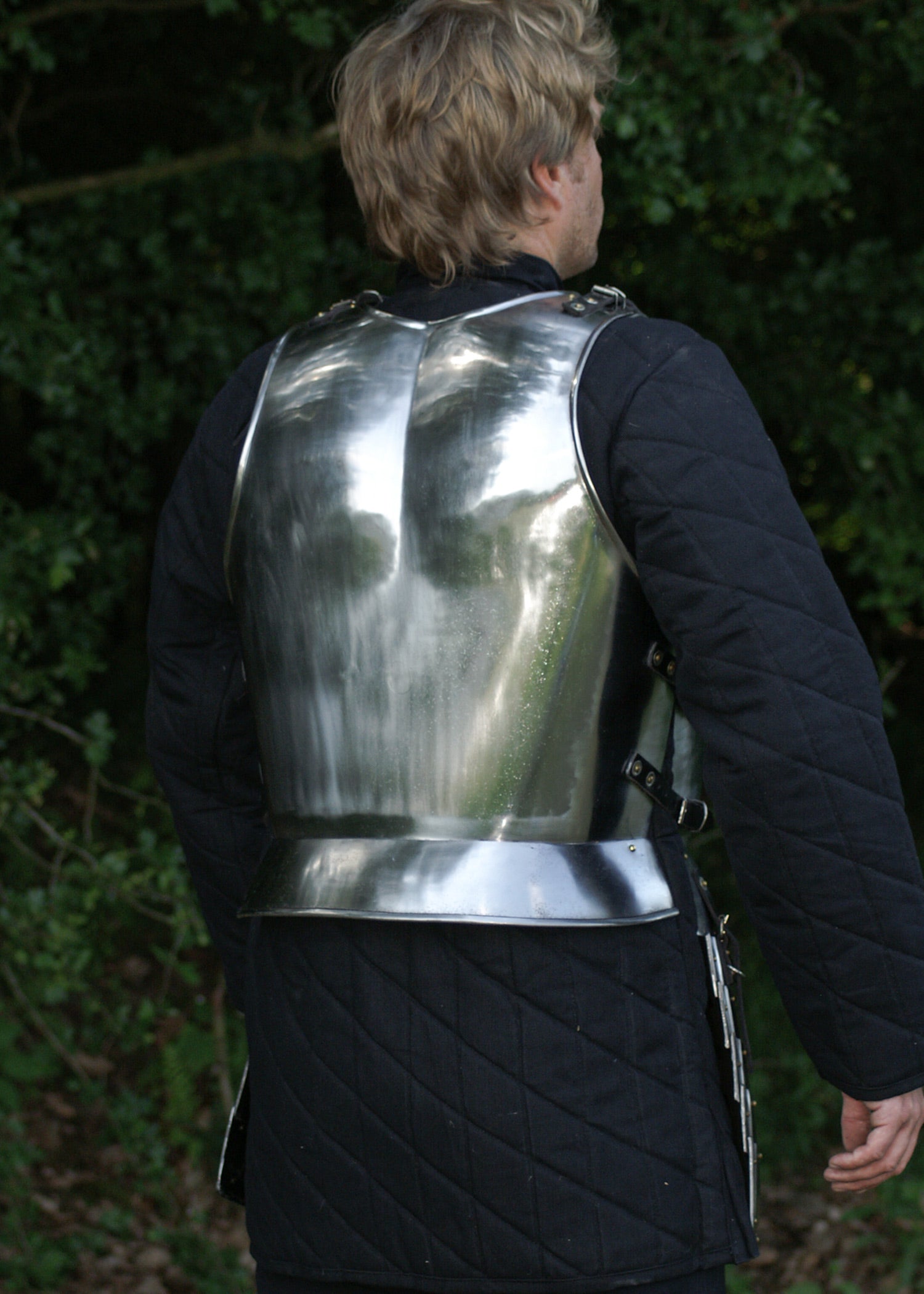 Imagen única de: Arnés Con Bolsillos En Las Piernas, Siglo Xvi, Acero De 1,6 Mm.