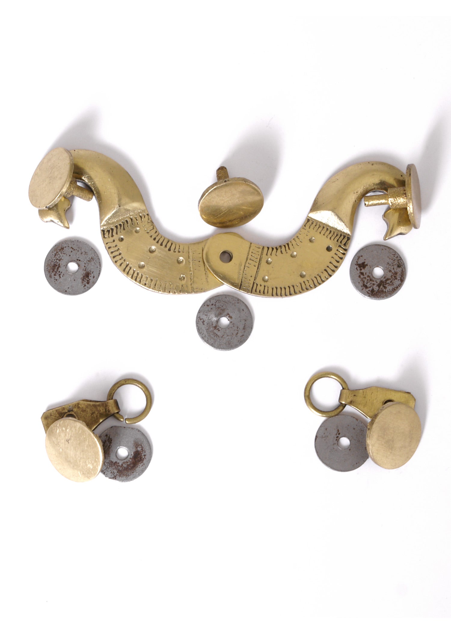 Imagen única de: Ganchos Y Botones Para Lorica Hamata, Camulodunum