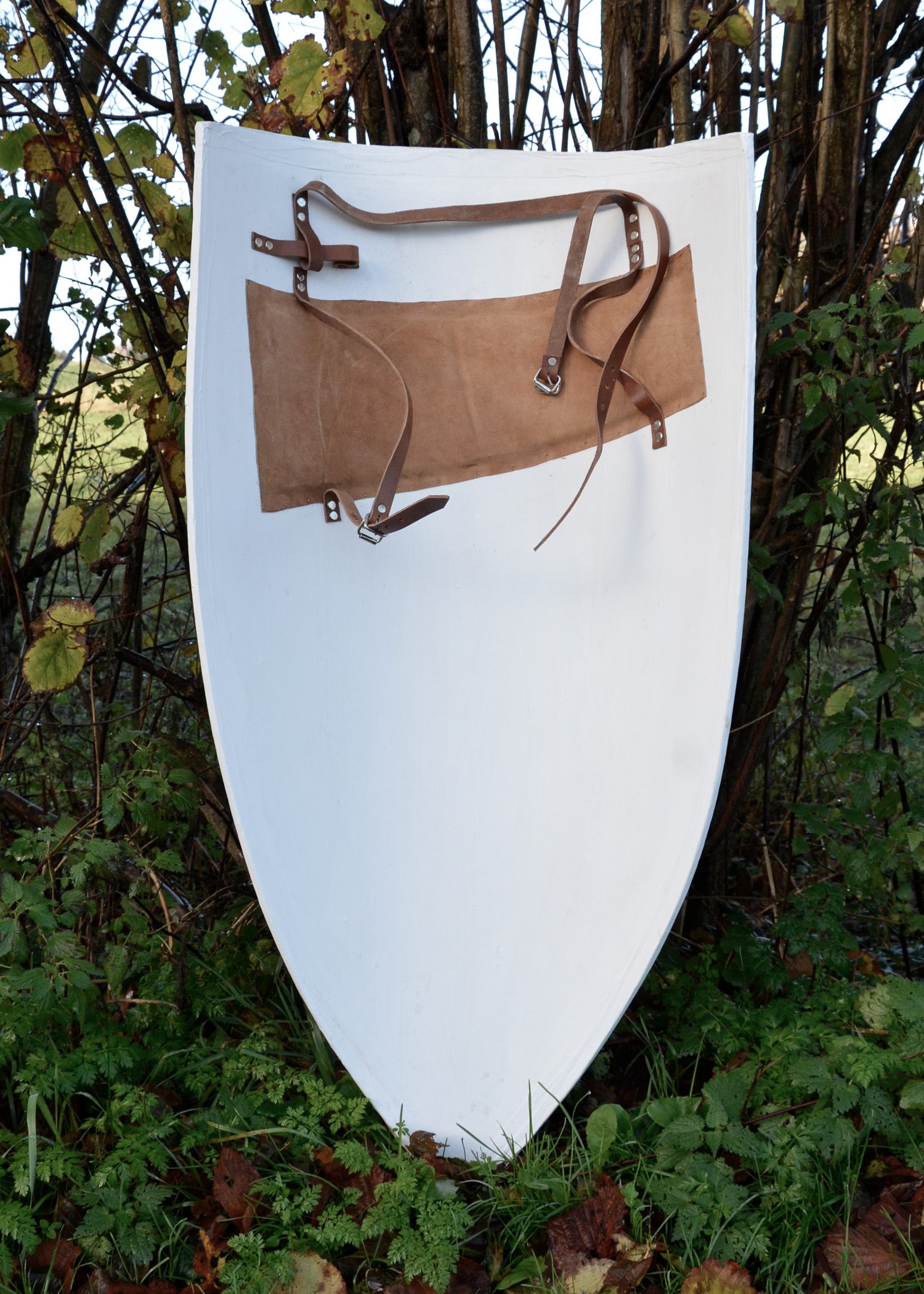 Imagen única de: Gran Escudo Heráldico De Madera, En Blanco Para Pintar