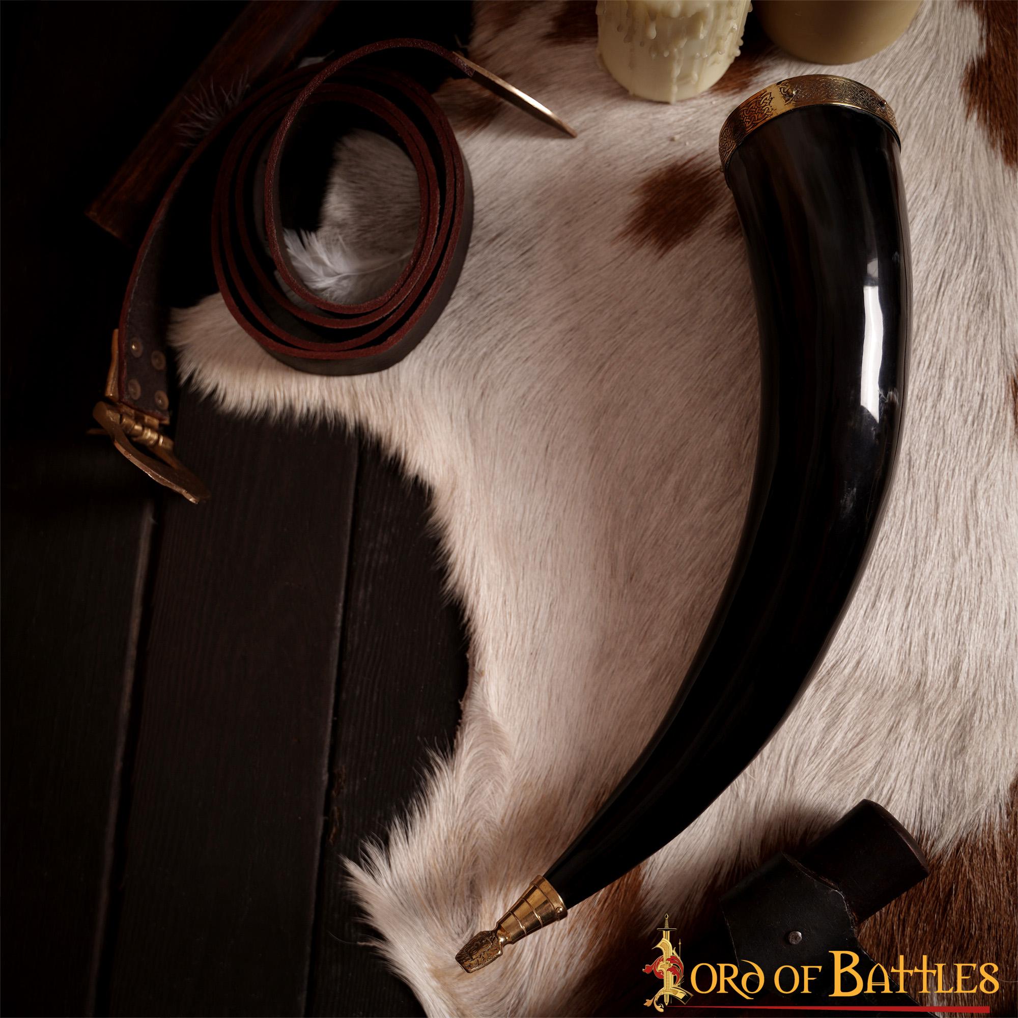 Imagen única de: Cuerno medieval de buey con ribete de latón