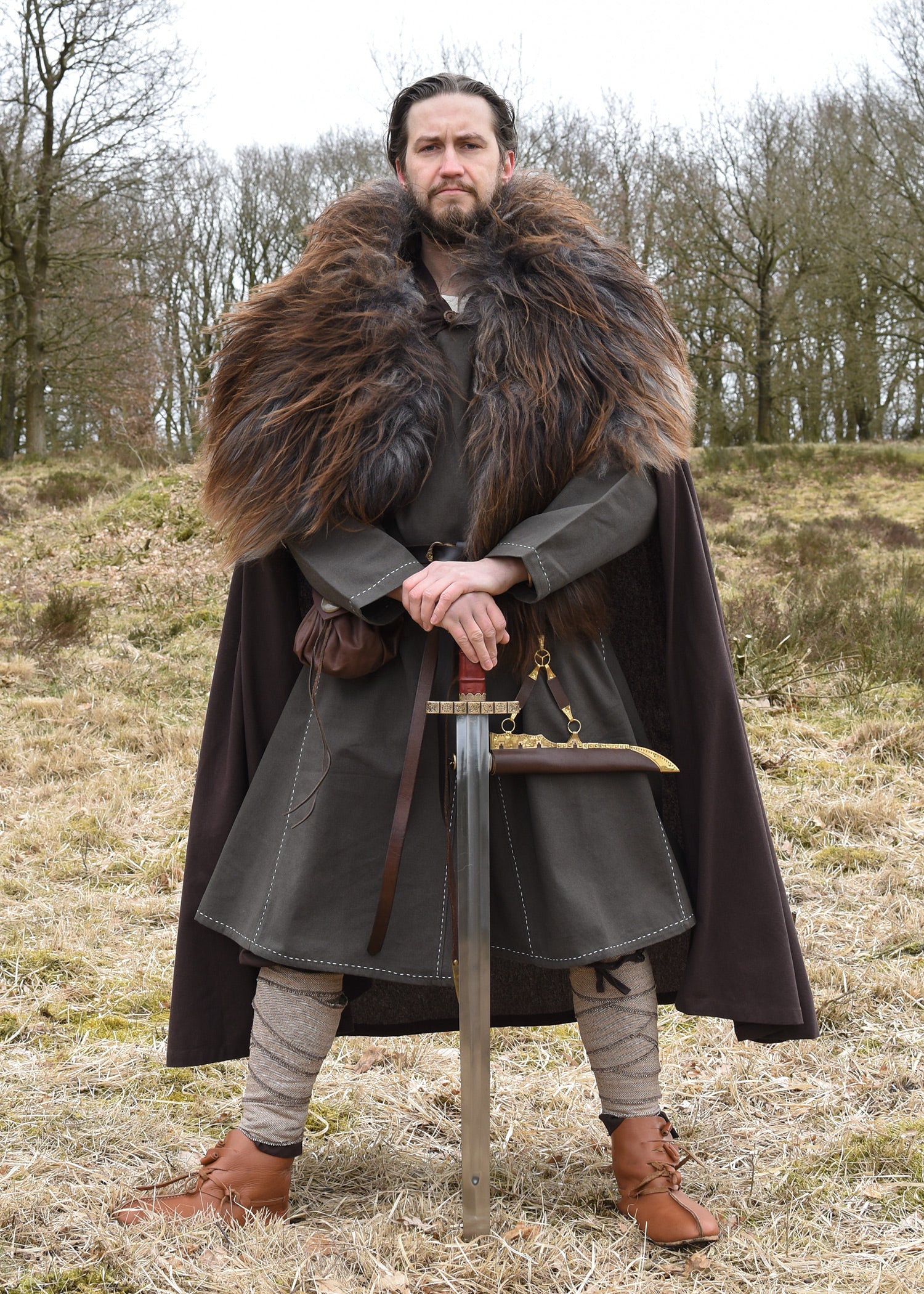 Imagen única de: Túnica Medieval Kragelund Askur, Mangas Largas, Verde Oliva