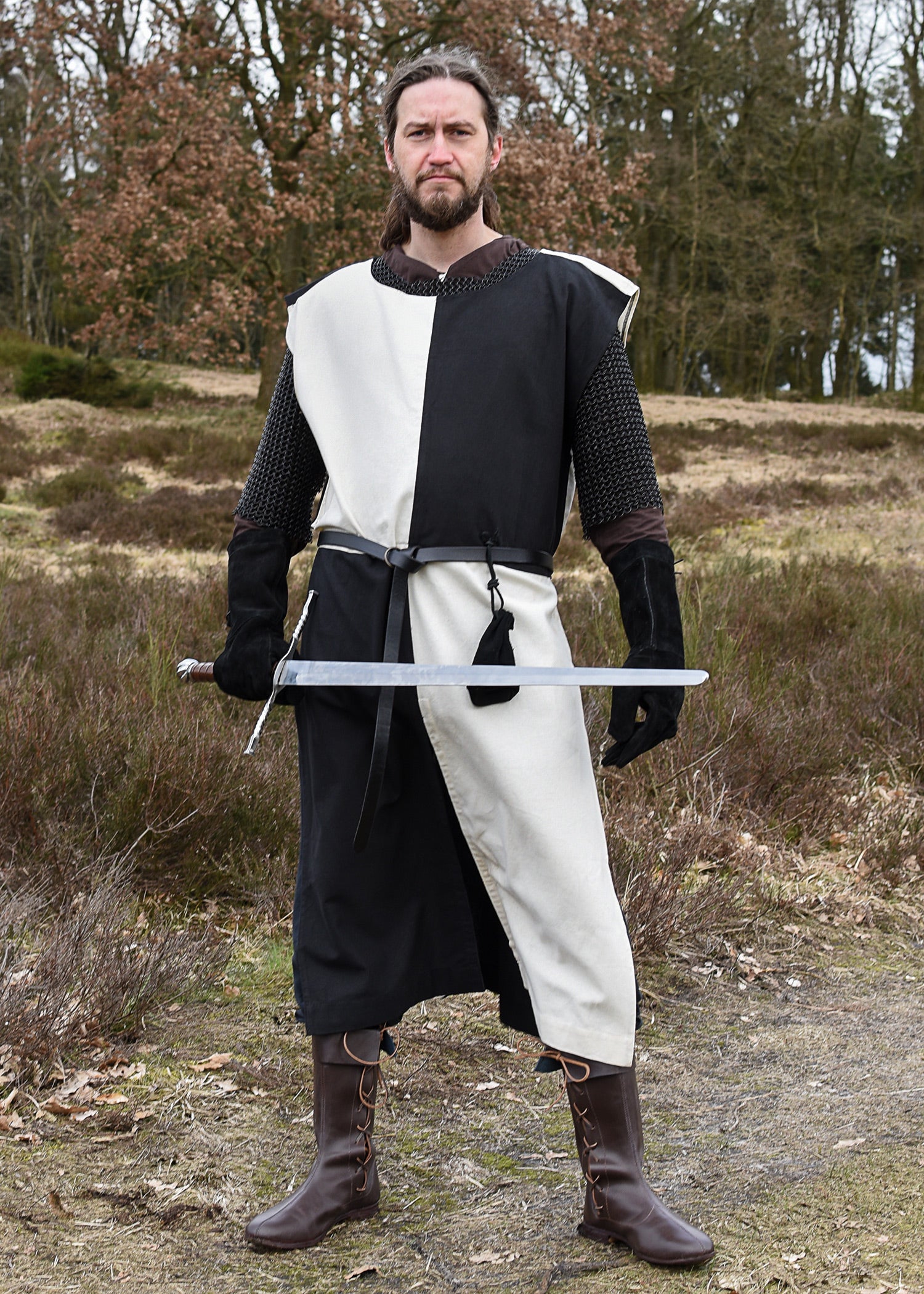 Imagen única de: Túnica Medieval Eckhart, Mi-parti, Natural/negro