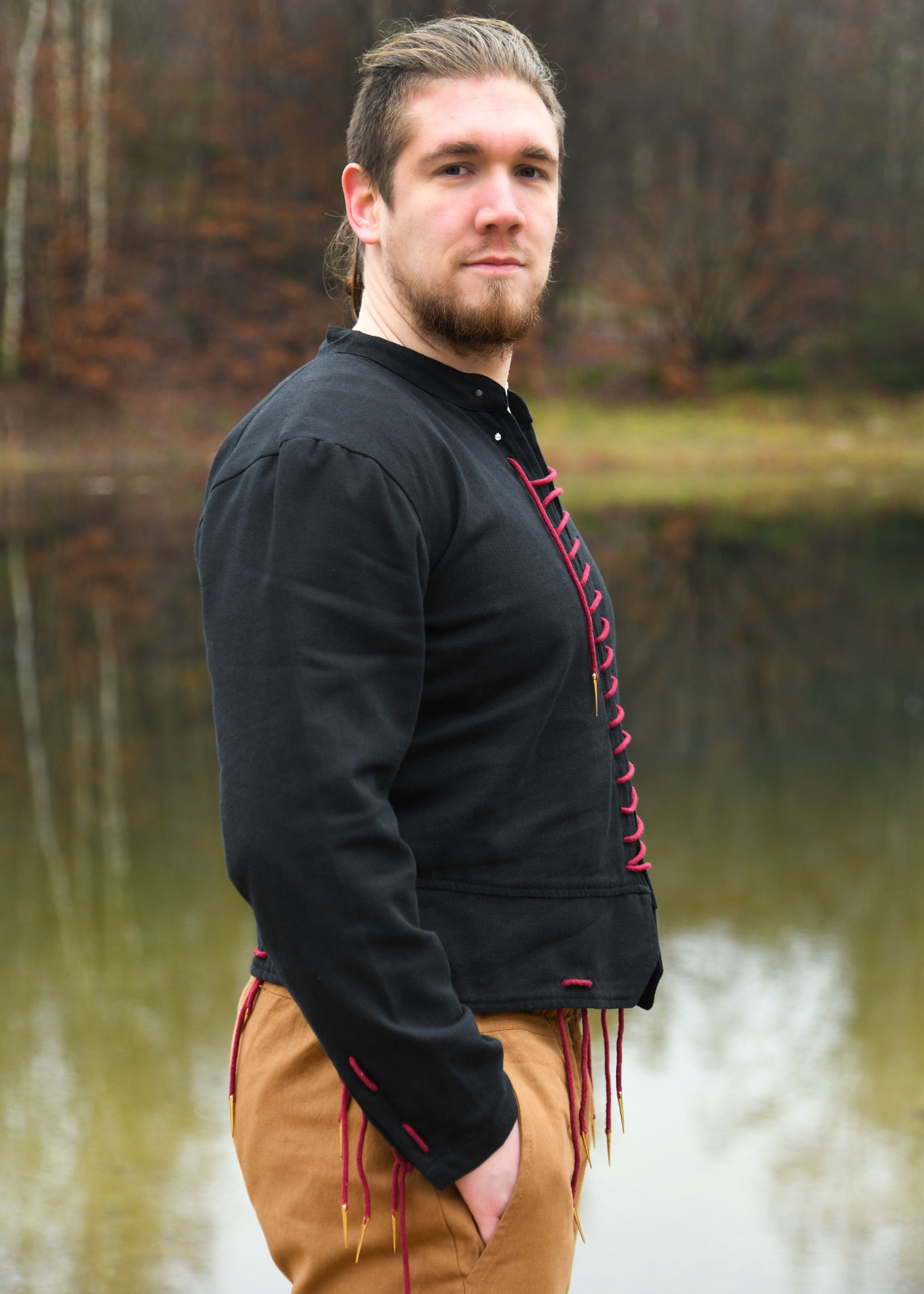 Imagen única de: Jubón Medieval Bernhard Con Cintas Nestel, Negro