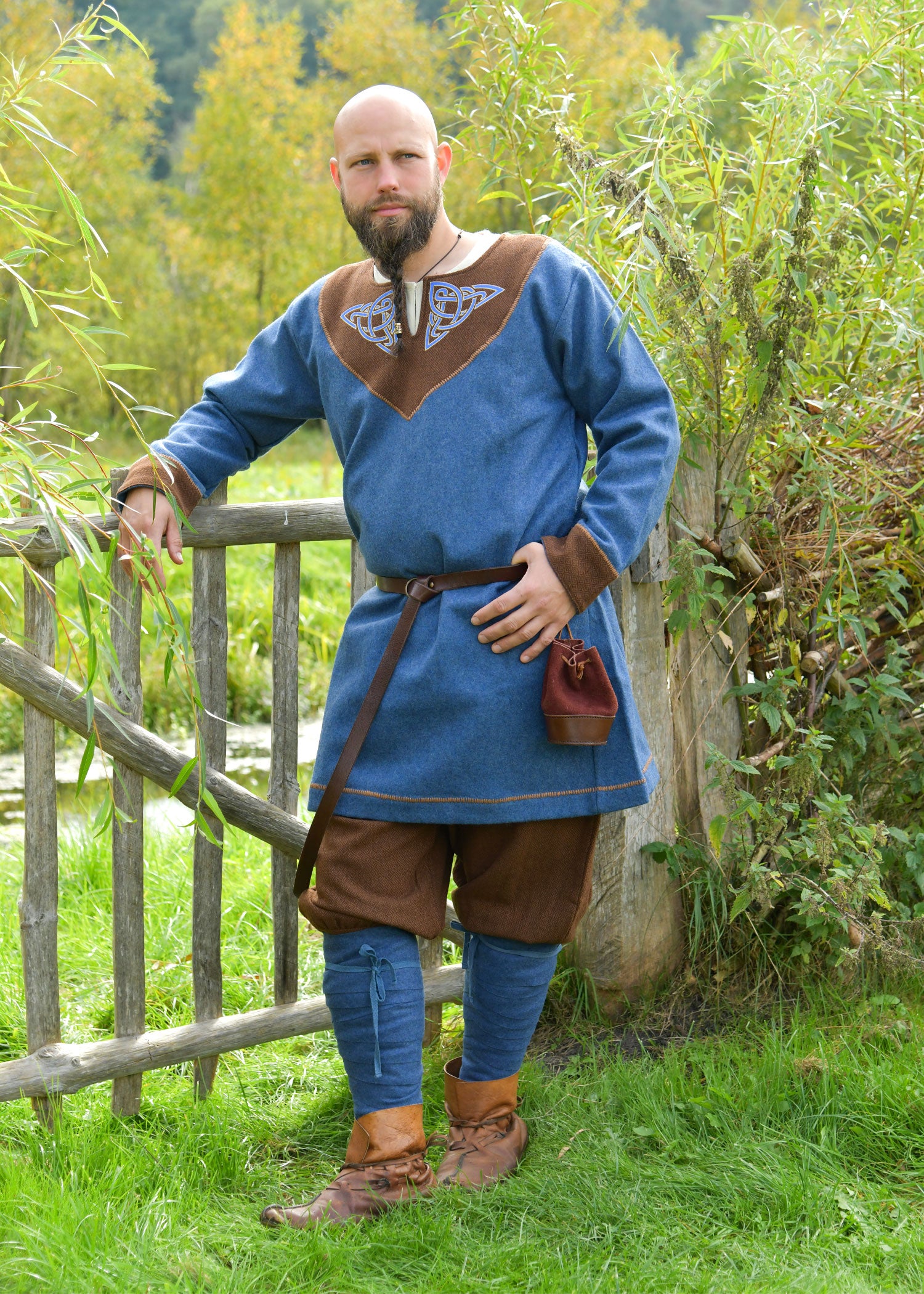 Túnica Vikinga Esben de Lana con Bordado Celta – Azul Jaspeado
