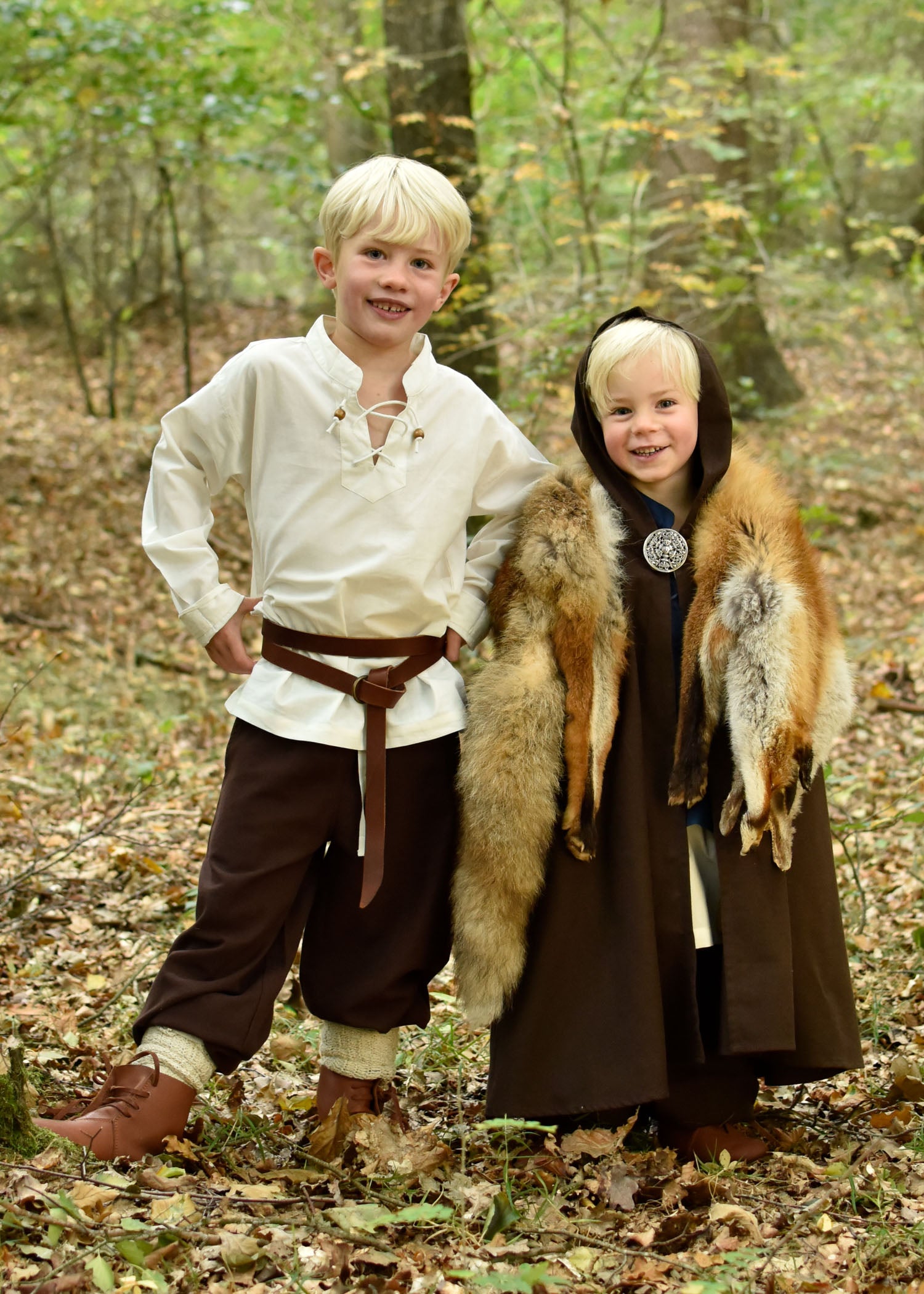 Imagen única de: Manto Medieval Infantil Paul, Marrón