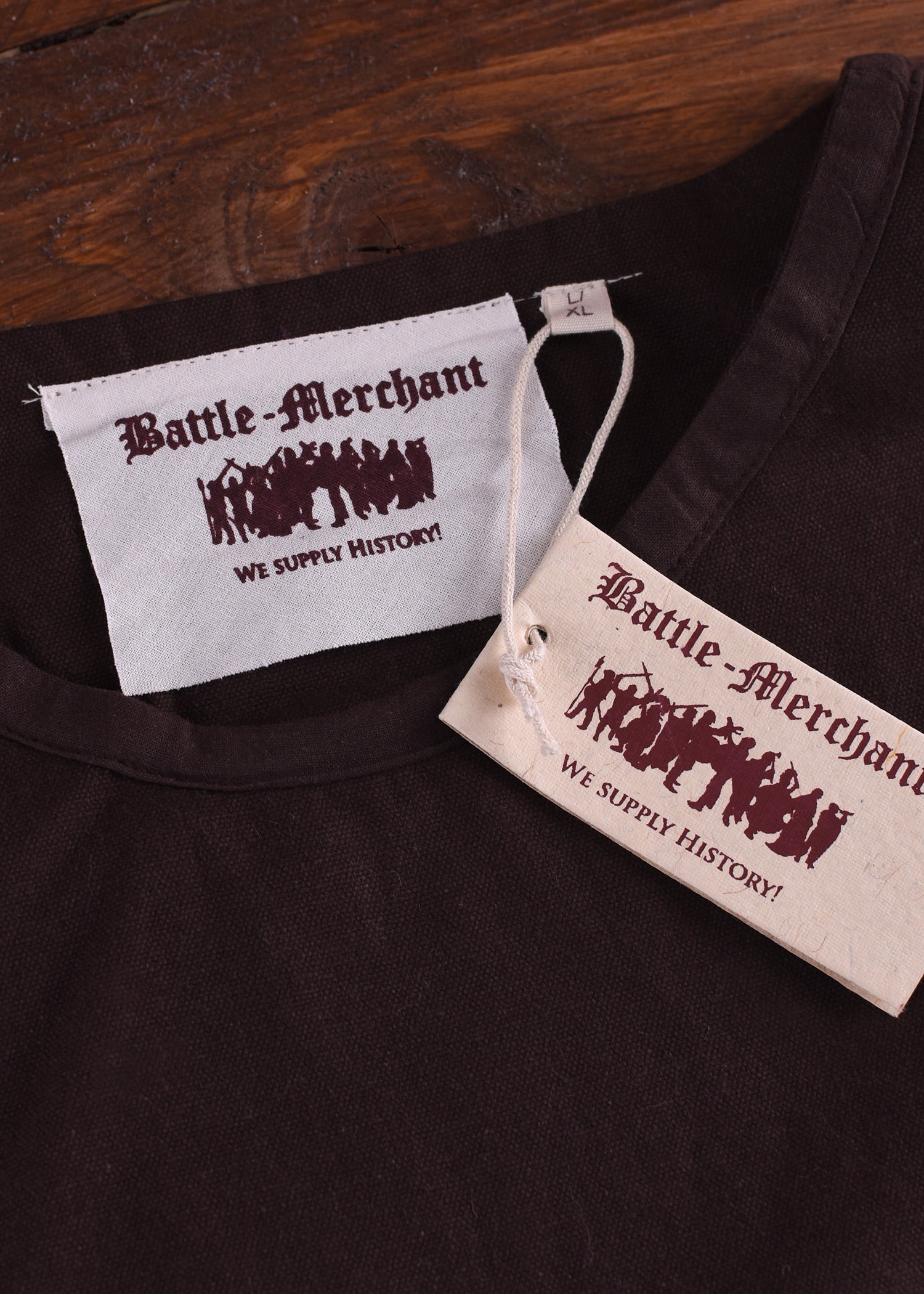 Imagen única de: Vestido Medieval, Surcot Andra, Marrón