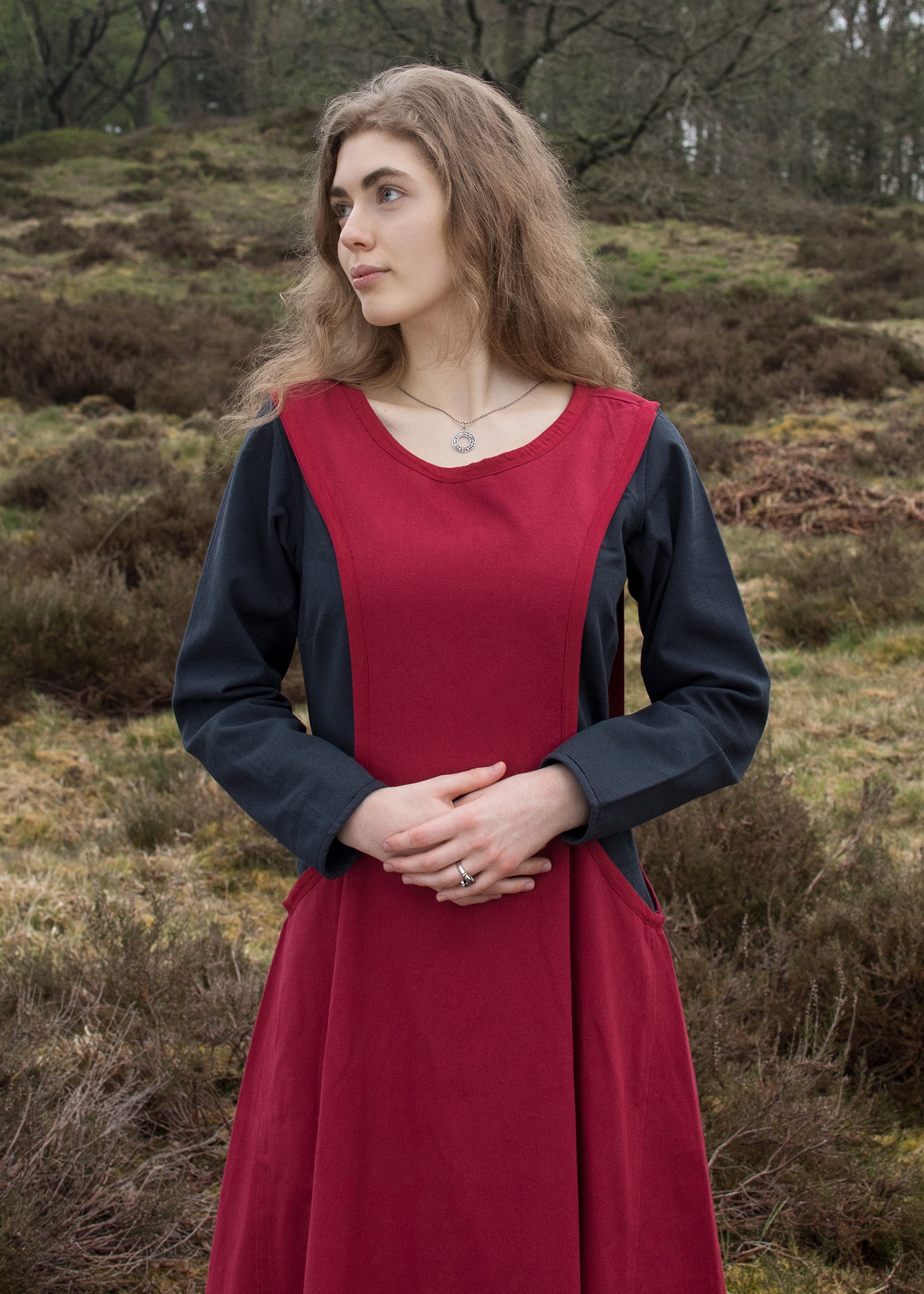 Imagen única de: Vestido Medieval, Surcot Andra, Rojo