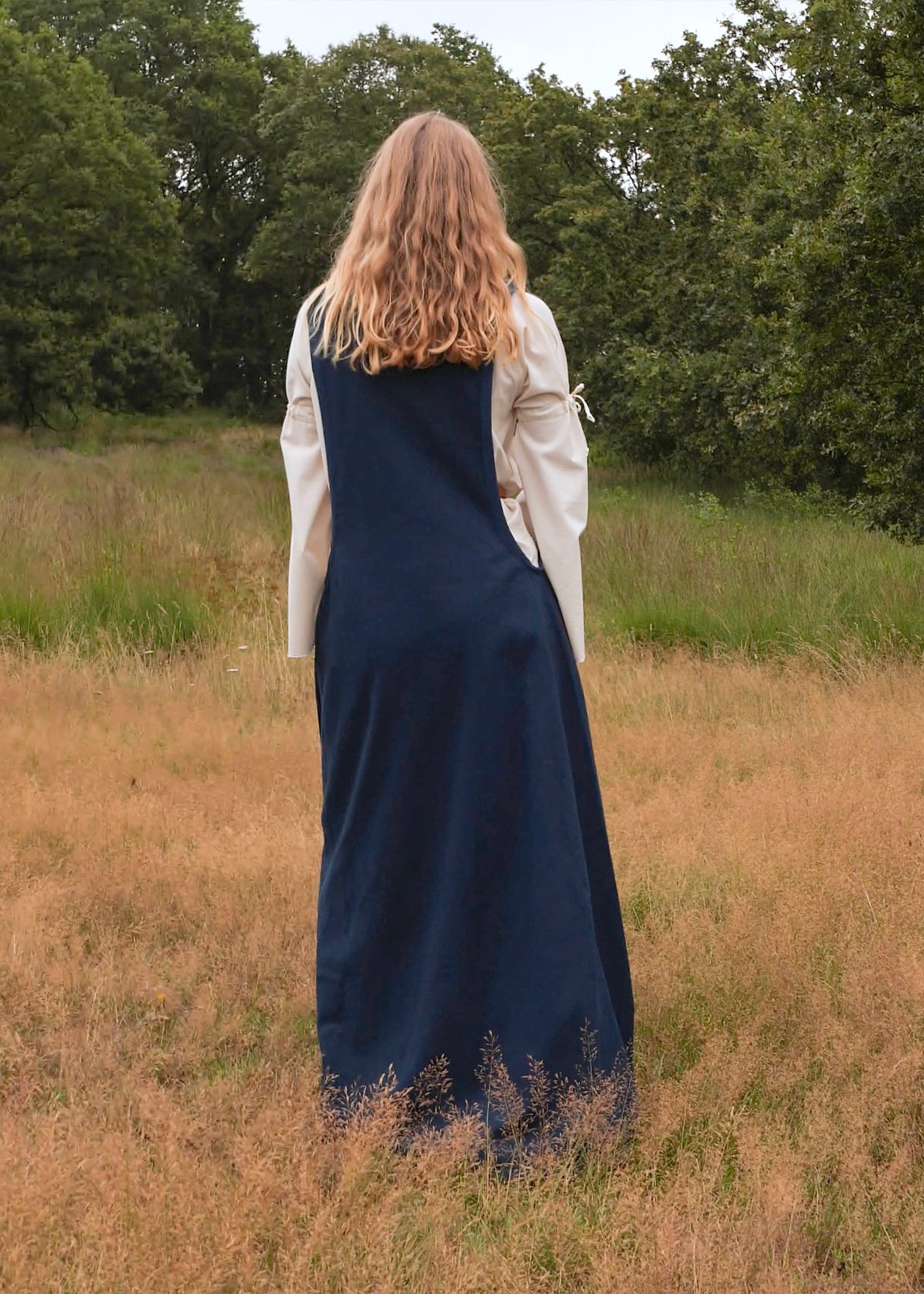 Imagen única de: Vestido Medieval, Surcot Andra, Azul Oscuro