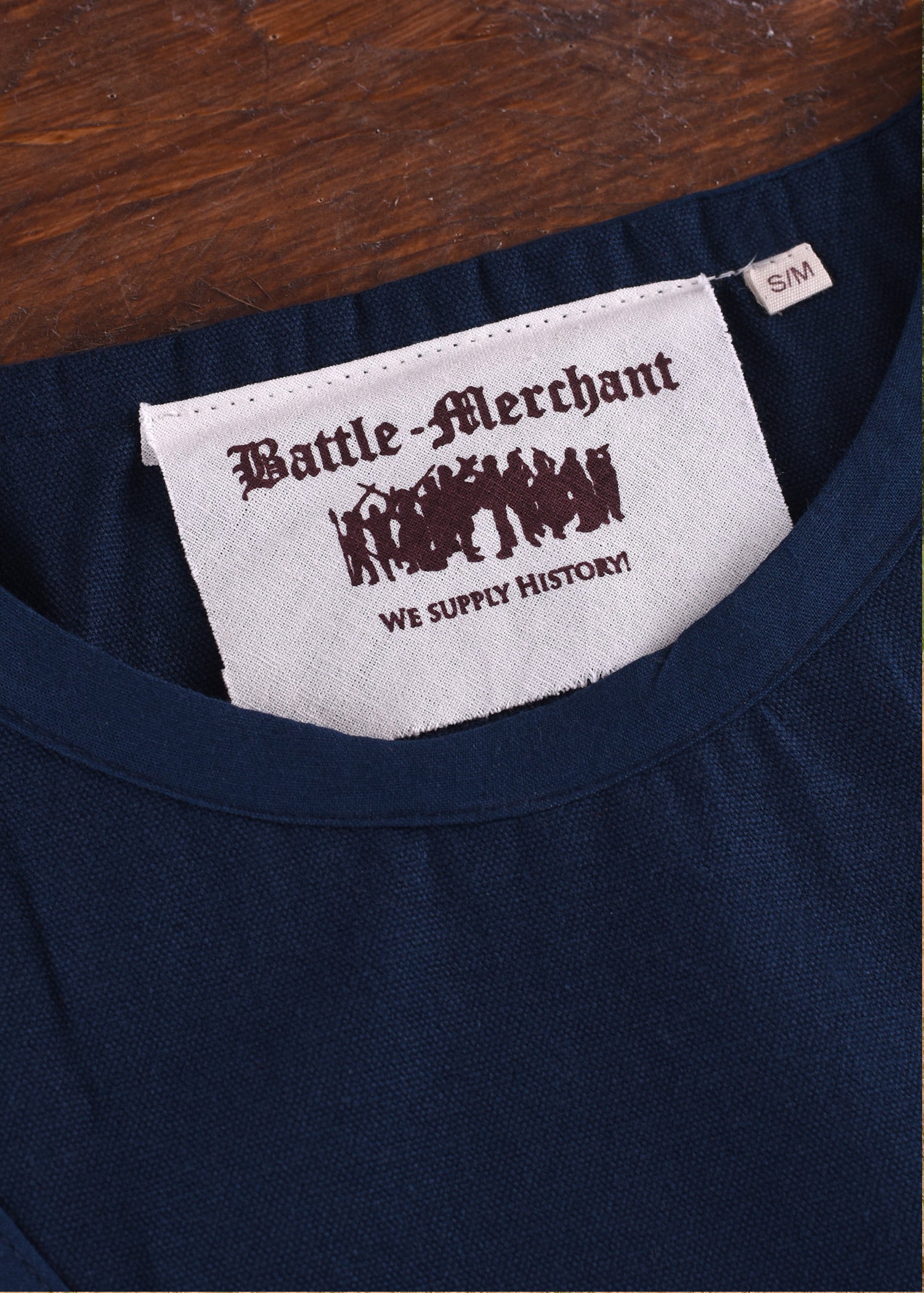 Imagen única de: Vestido Medieval, Surcot Andra, Azul Oscuro