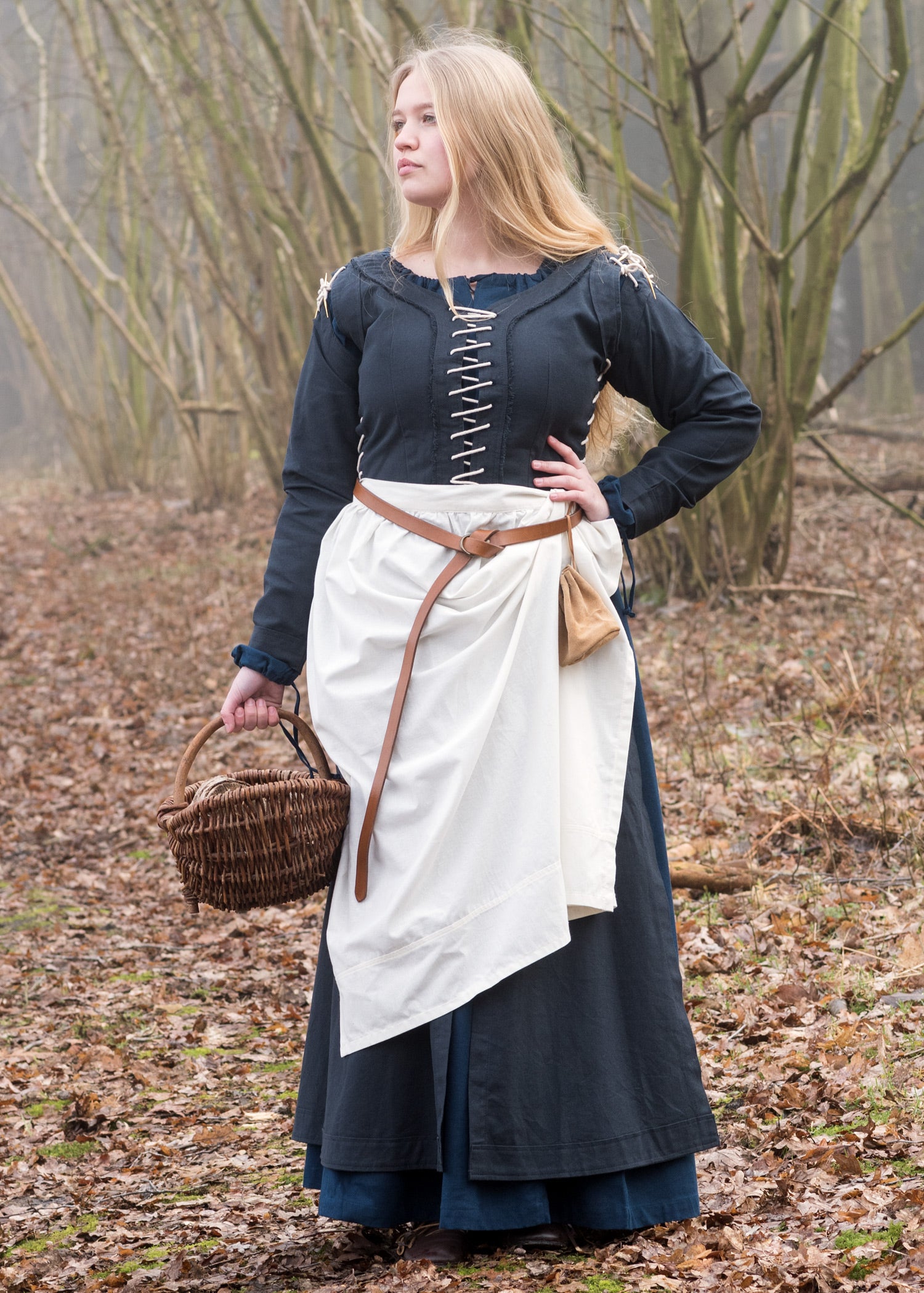 Imagen única de: Vestido Medieval Marit Con Cordones, Azul Oscuro