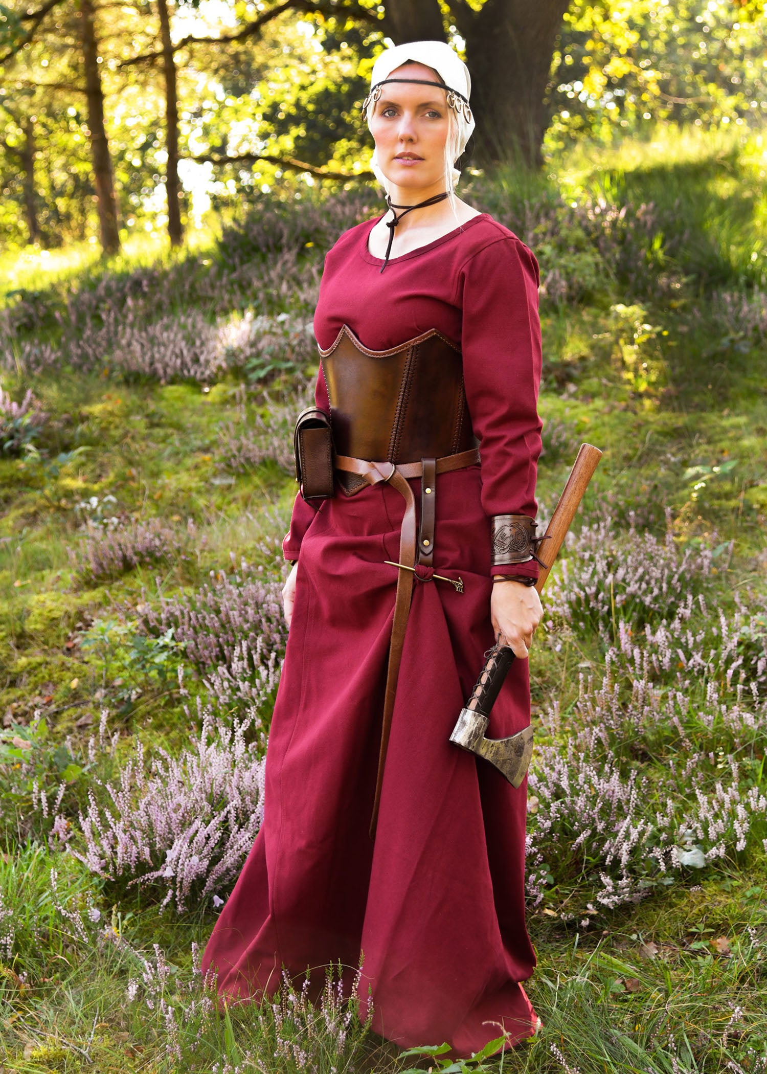 Imagen única de: Vestido Medieval Sencillo Afra De Lona, Rojo Vino.