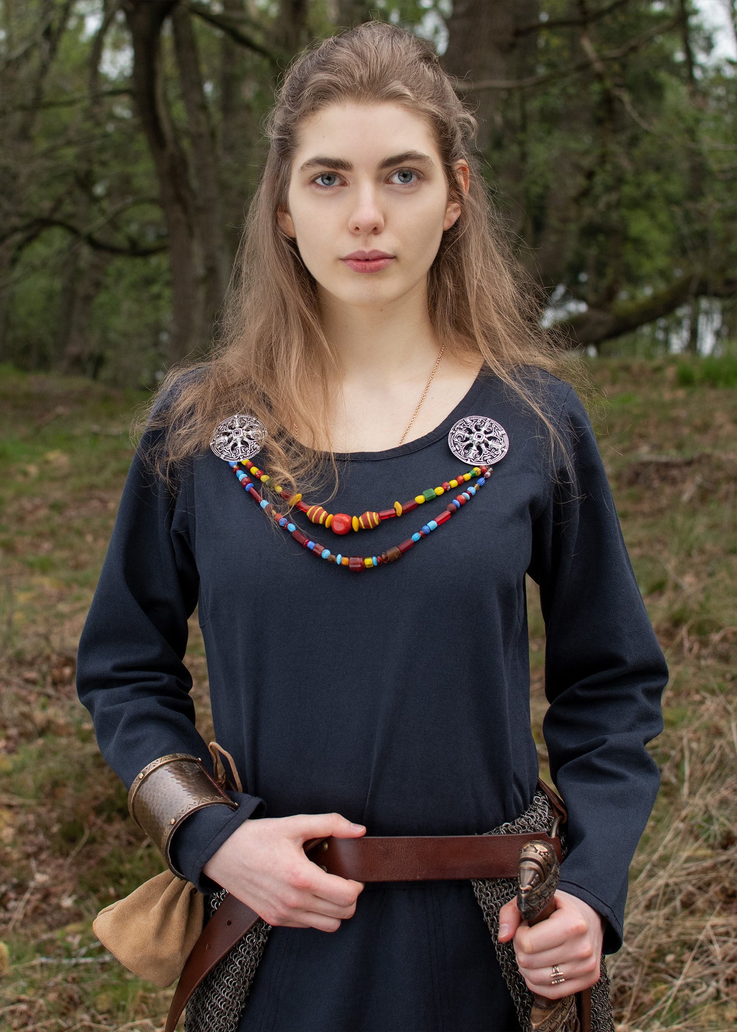 Imagen única de: Vestido Medieval Sencillo Afra De Lona, Azul Oscuro.