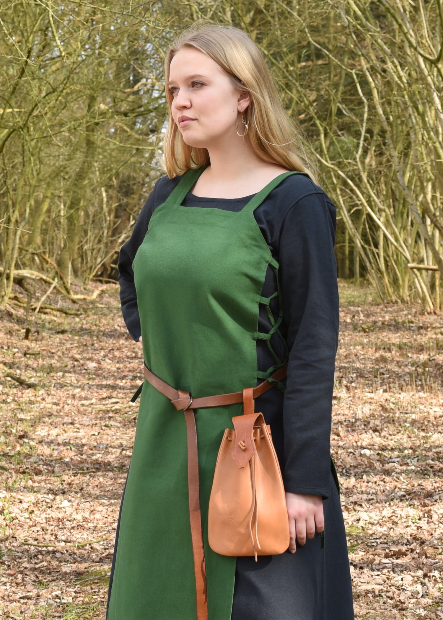 Imagen única de: Sobrevestido Vikingo, Vestido Tipo Pichi Tinna, Verde