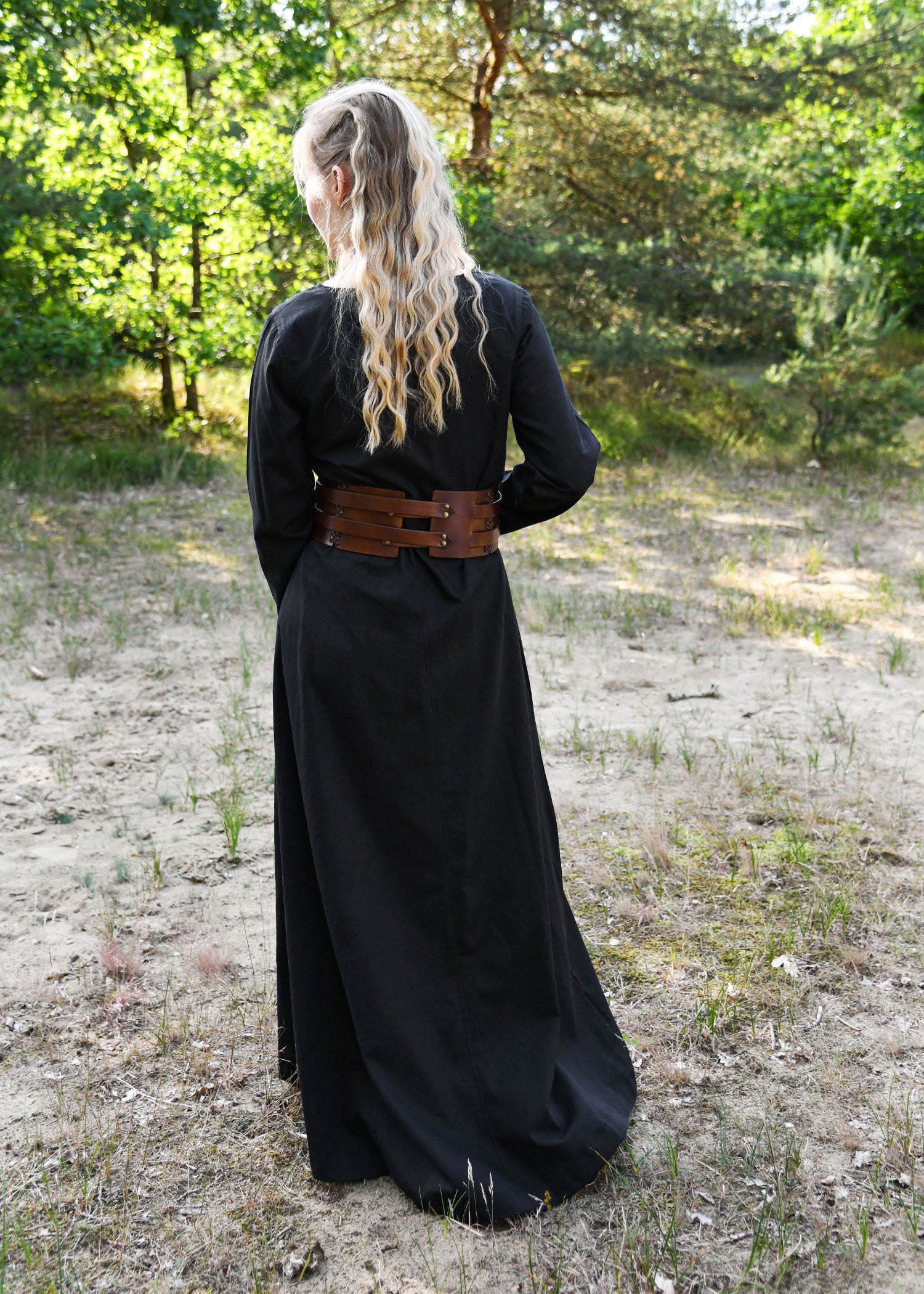 Imagen única de: Vestido Medieval Ligero Milla, Vestido Vikingo, Negro