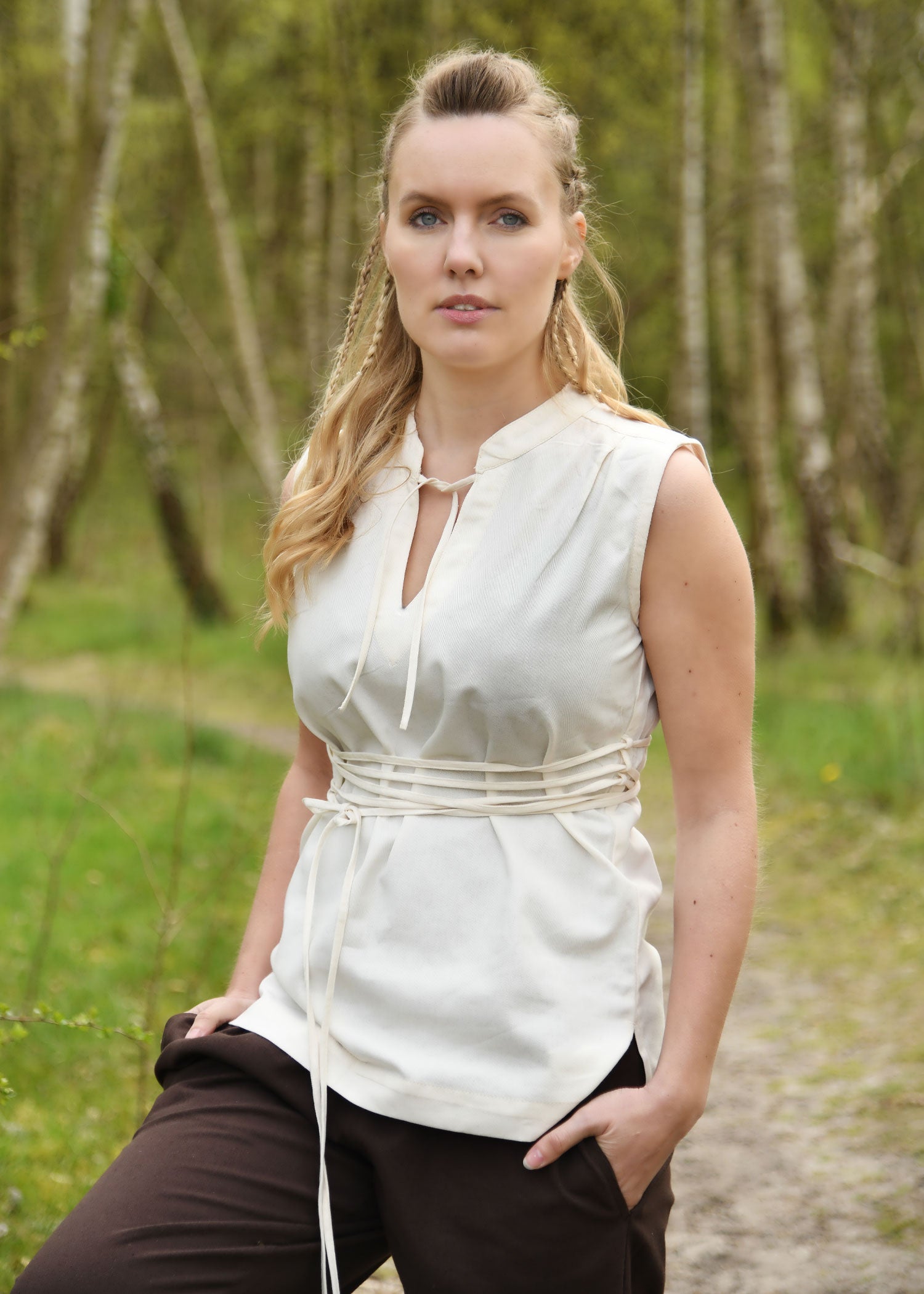 Imagen única de: Blusa Medieval Sin Mangas Levke, Natural