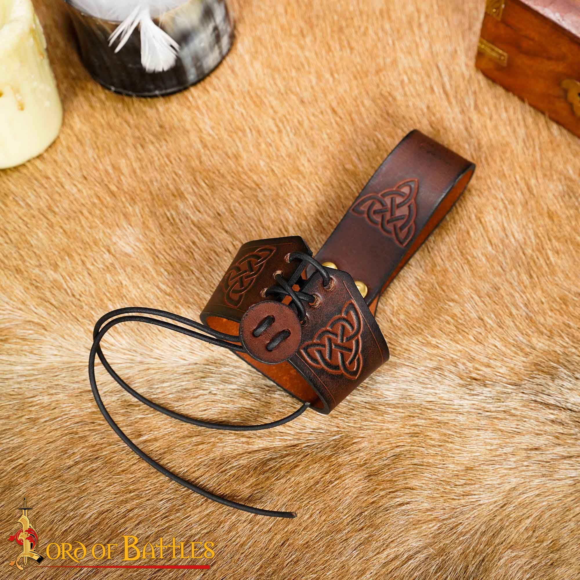 Funda para cuerno de cuero con nudo celta y remaches de latón (S, L) - imagen 42
