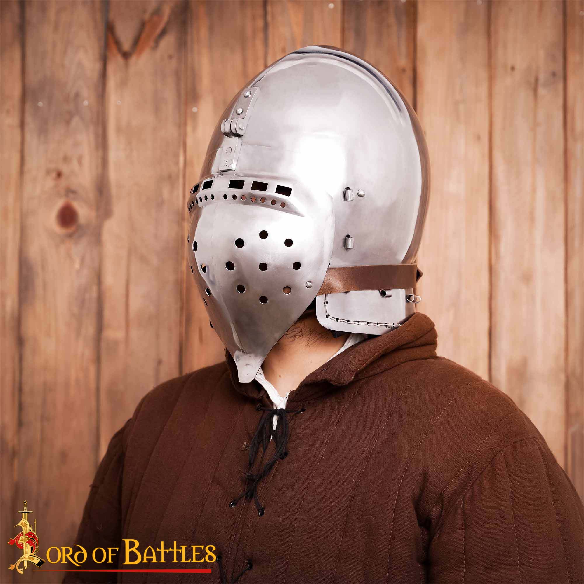 Bacinete medieval siglo XIV–XV con visera abatible y forro - imagen 14