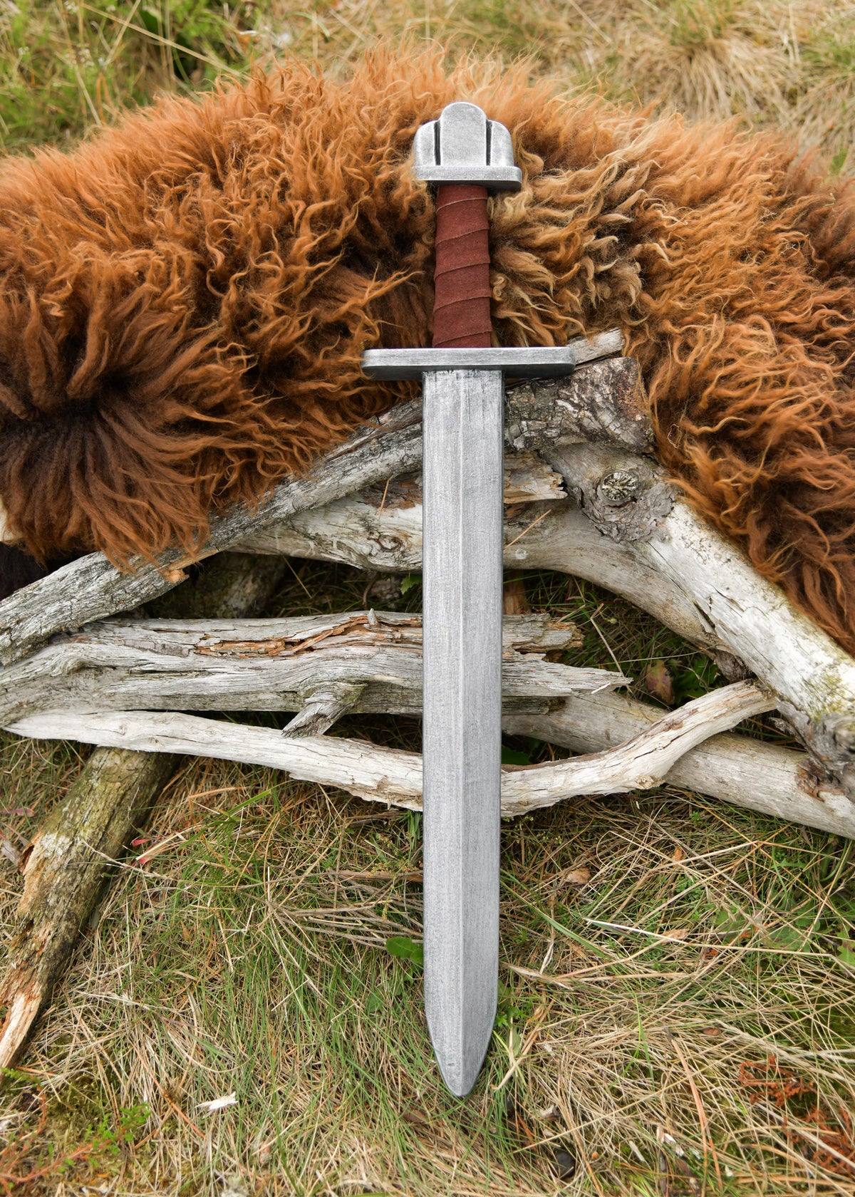 Espada de madera vikinga mini para niños pintada
