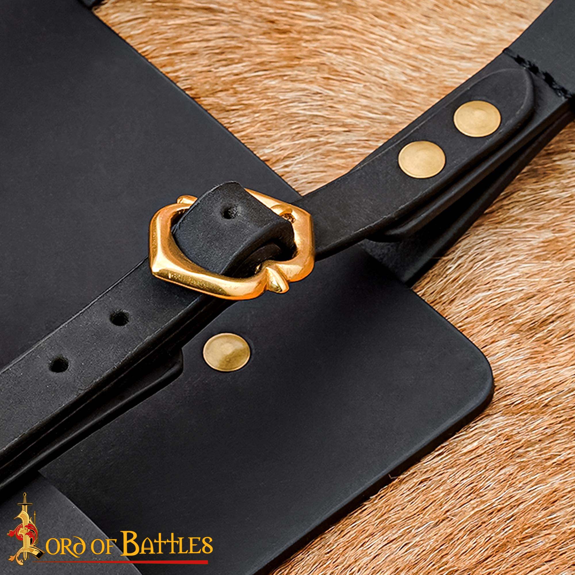 Porta diario medieval de cuero con hebillas de latón - imagen 8