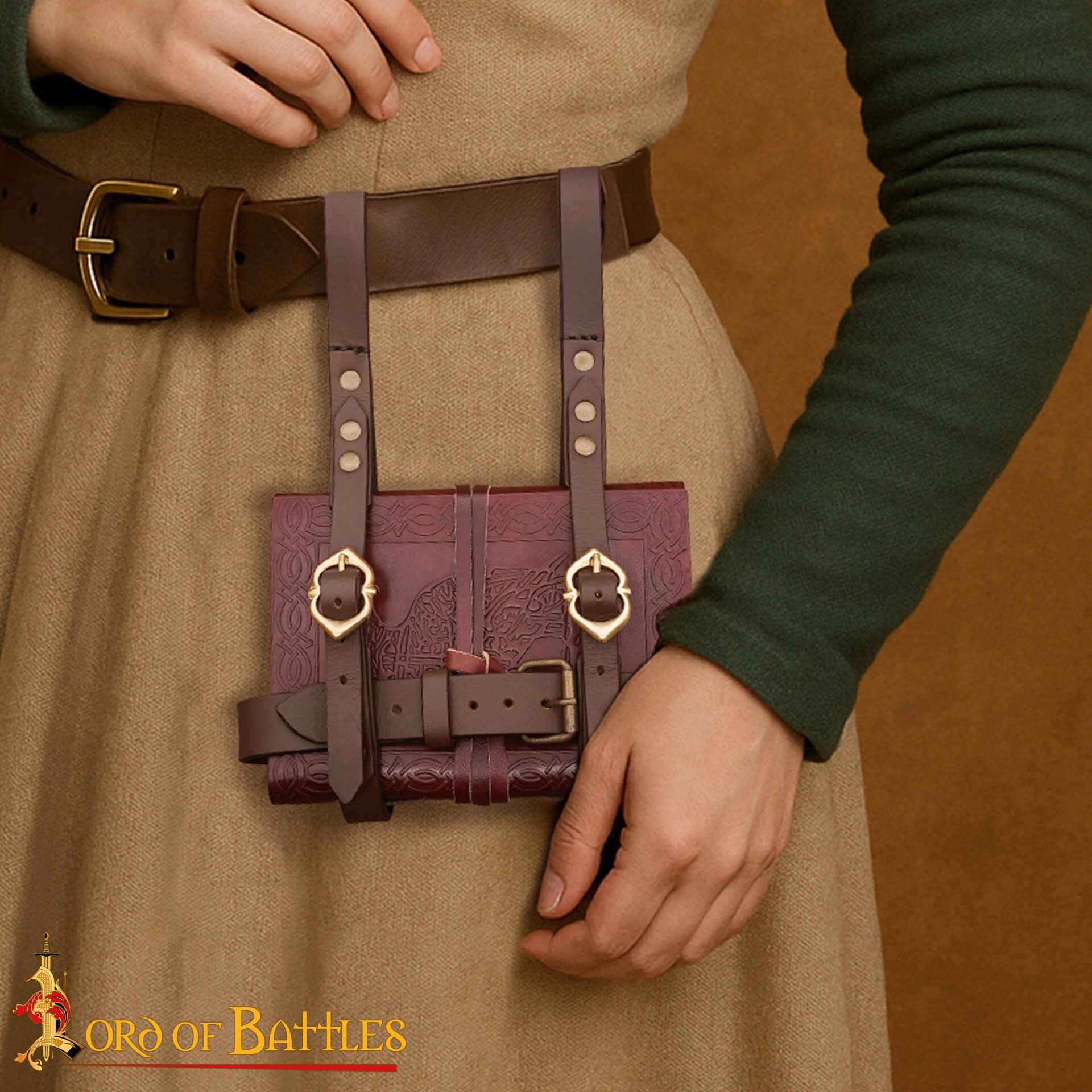 Porta diario medieval de cuero con hebillas de latón - imagen 5