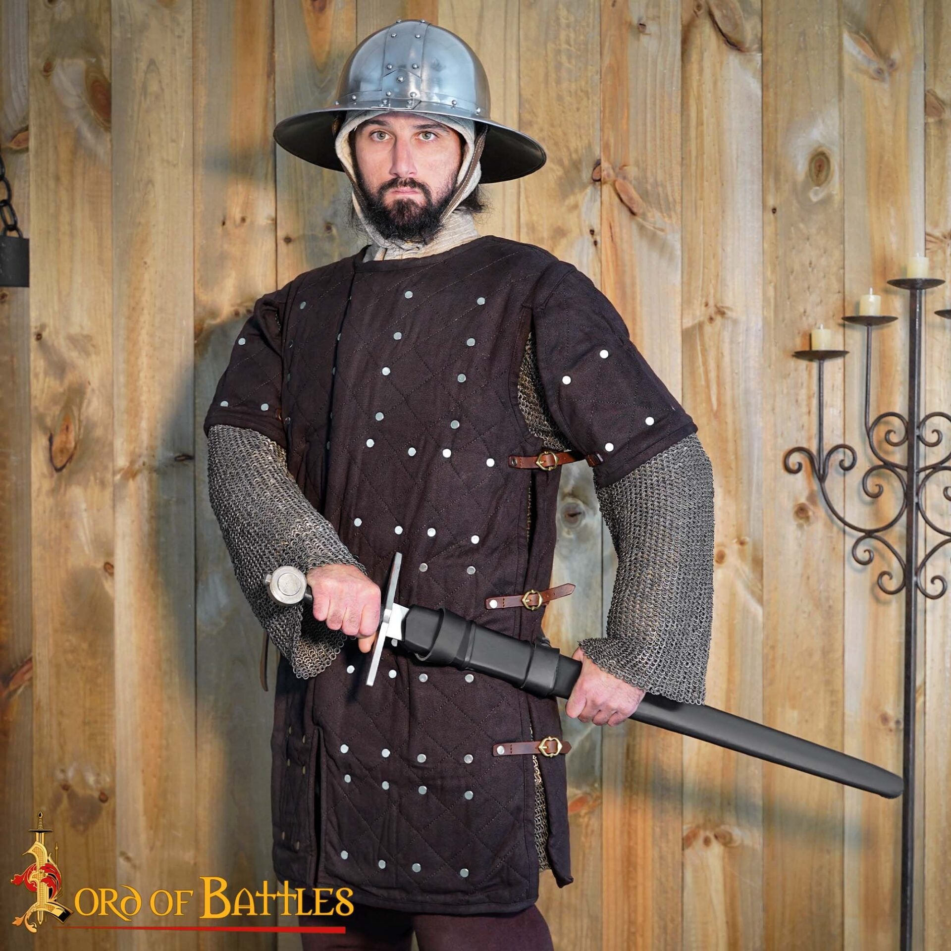 Brigandina medieval con placas de acero remachadas y cuerpo de algodón - imagen 3