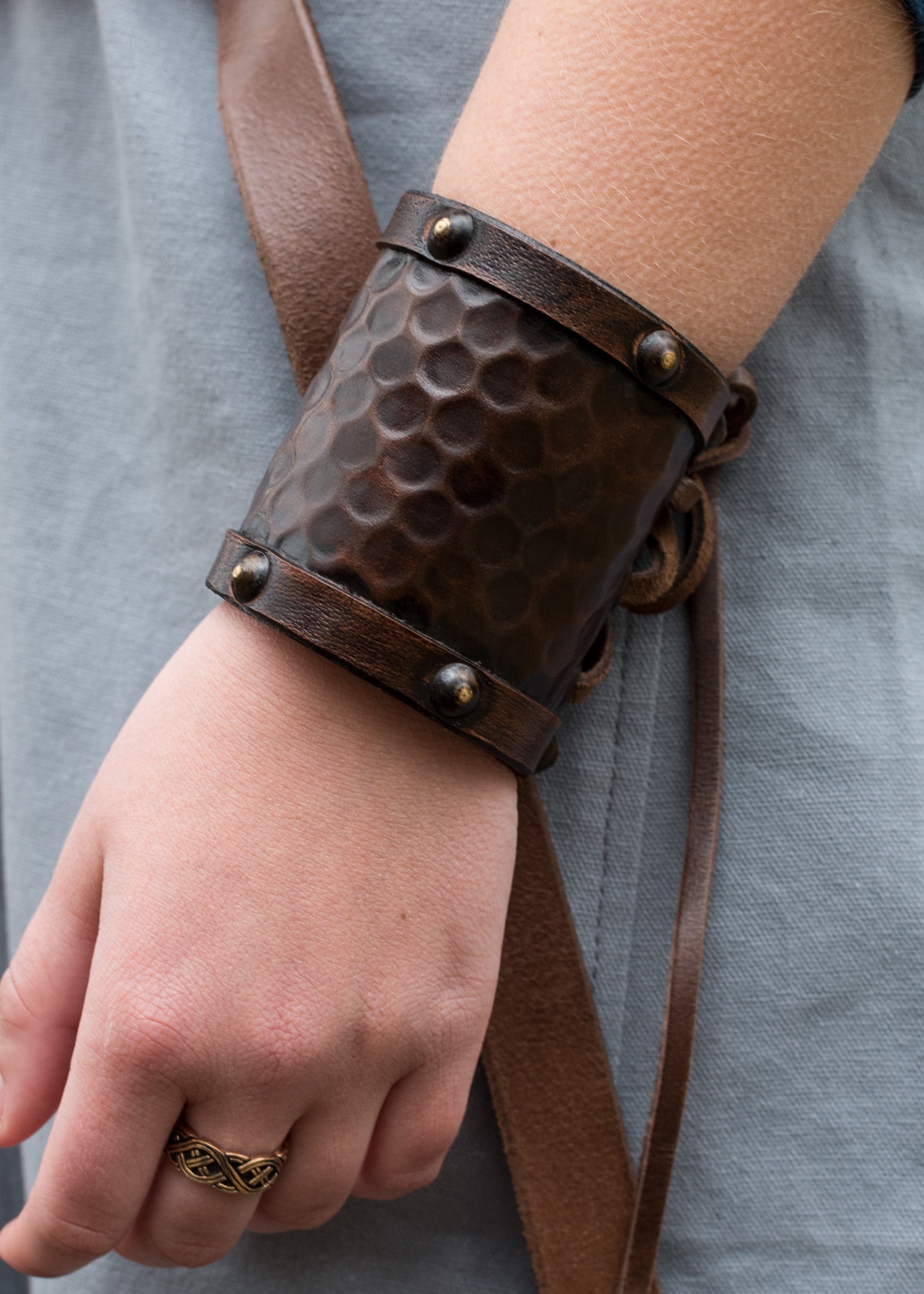 Imagen única de: Protector De Brazo Pequeño De Cuero Sin Adornos