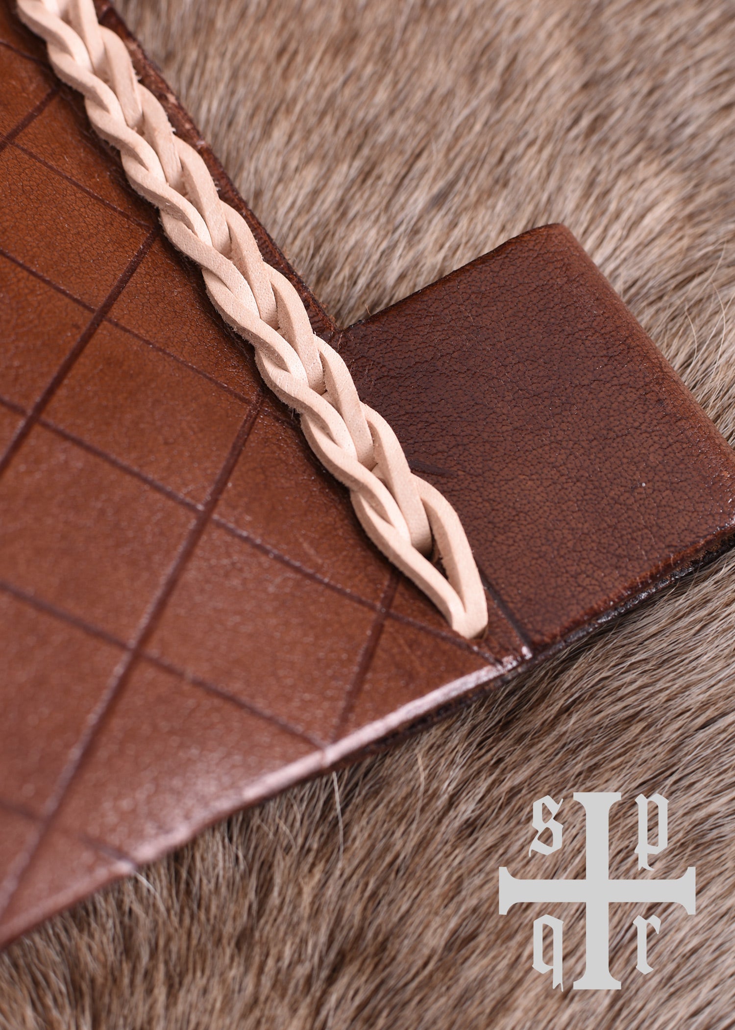 Imagen única de: Bolso Medieval De Piel, Siglo Xiv, Marrón.