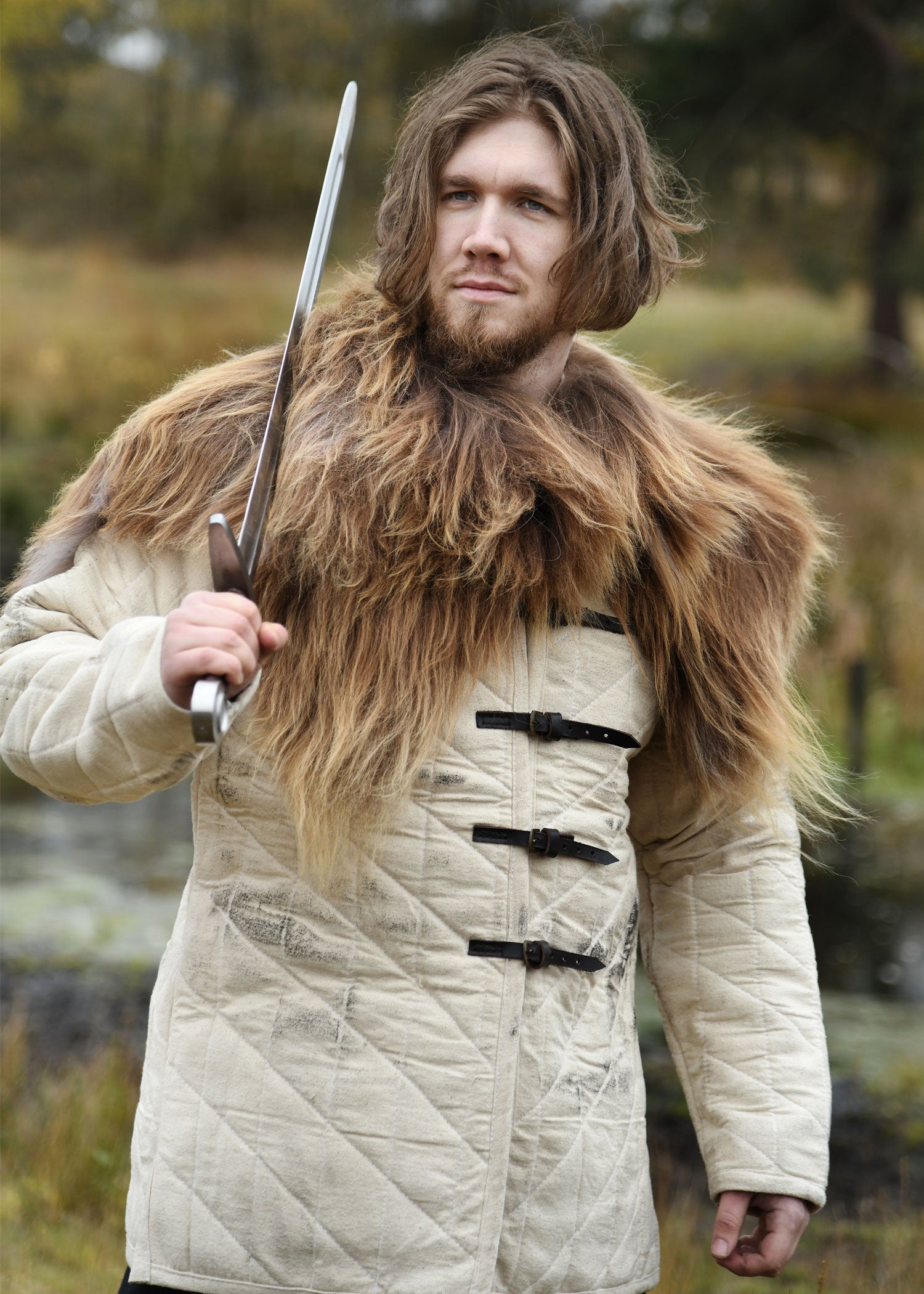 Imagen única de: Hombrera Vikinga Hecha De Piel De Oveja Nordland, Marrón Moteado