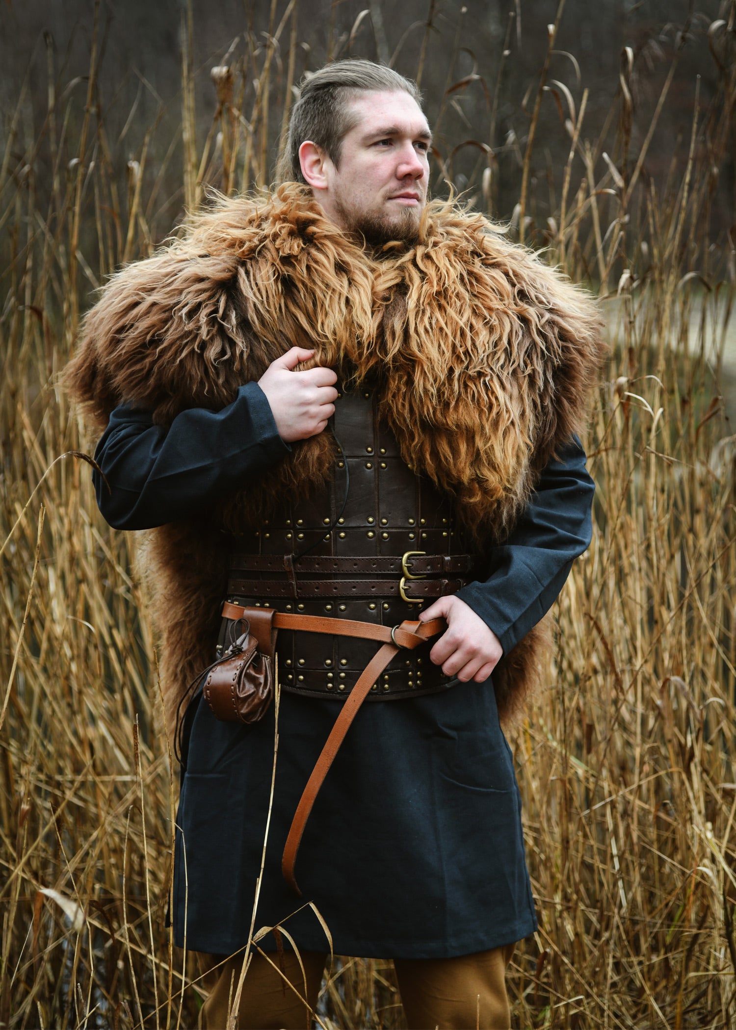 Imagen única de: Piel De Hombro, Capa De Piel Berserker Marrón