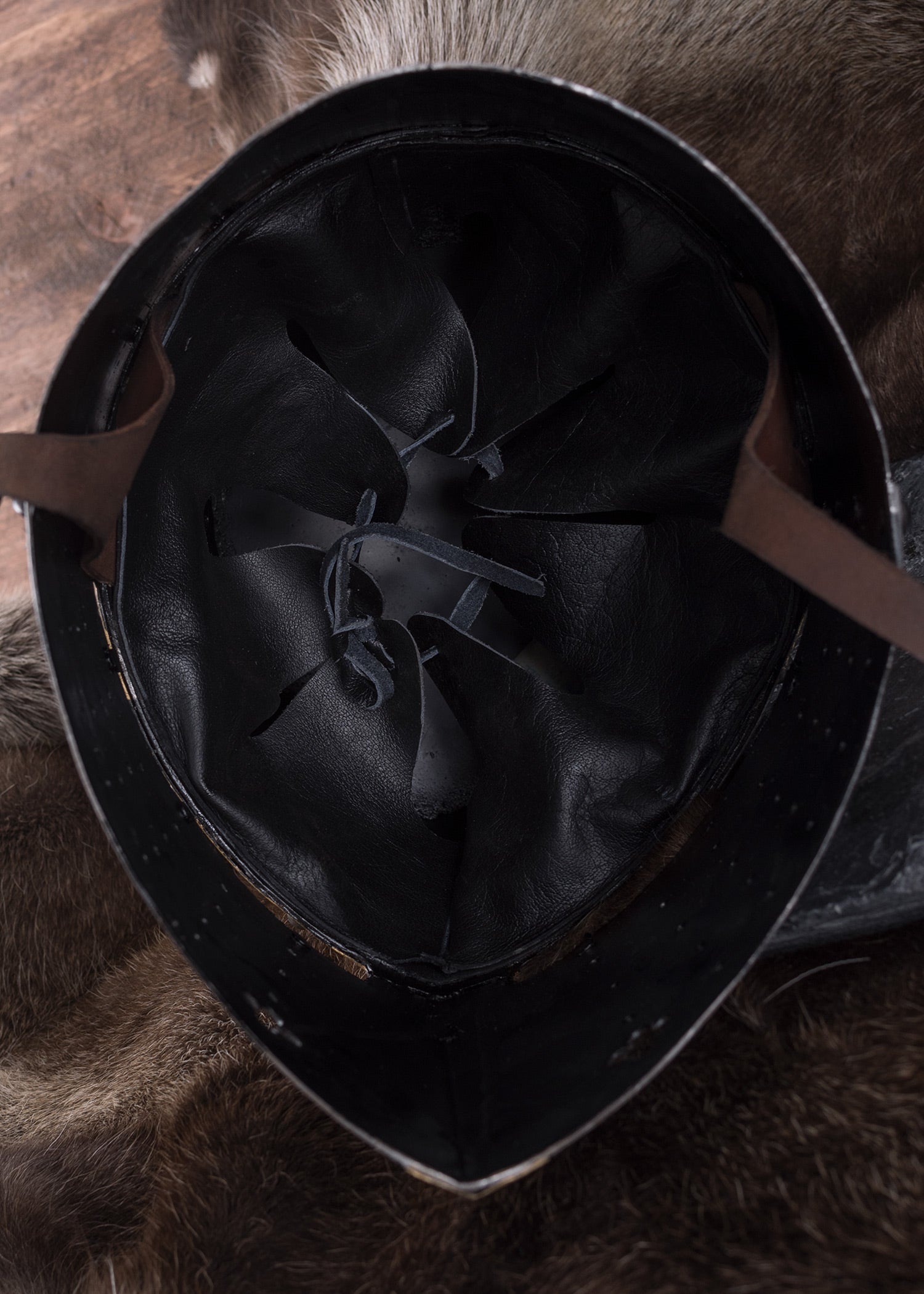 Imagen única de: Casco De Olla Grande, Siglo Xiv, Acero De 1,6 Mm.