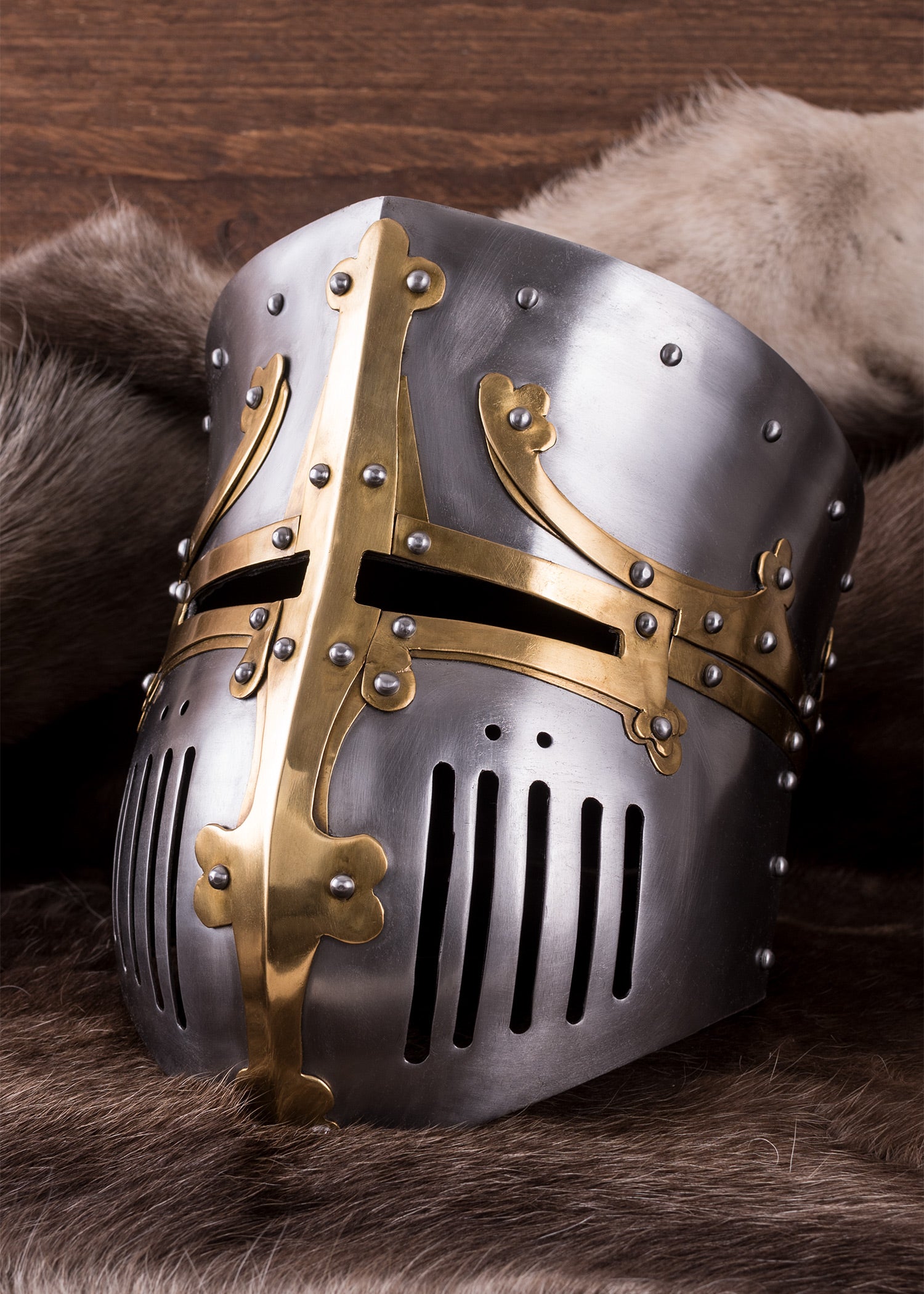 Imagen única de: Casco Cruzado De Olla, Siglo Xiii, Acero De 1,6 Mm