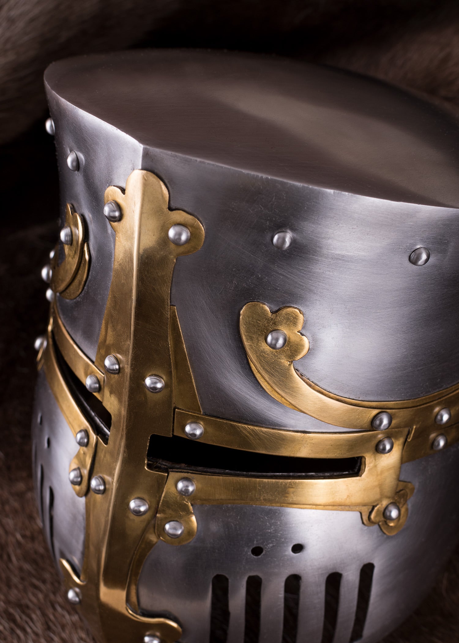 Imagen única de: Casco Cruzado De Olla, Siglo Xiii, Acero De 1,6 Mm