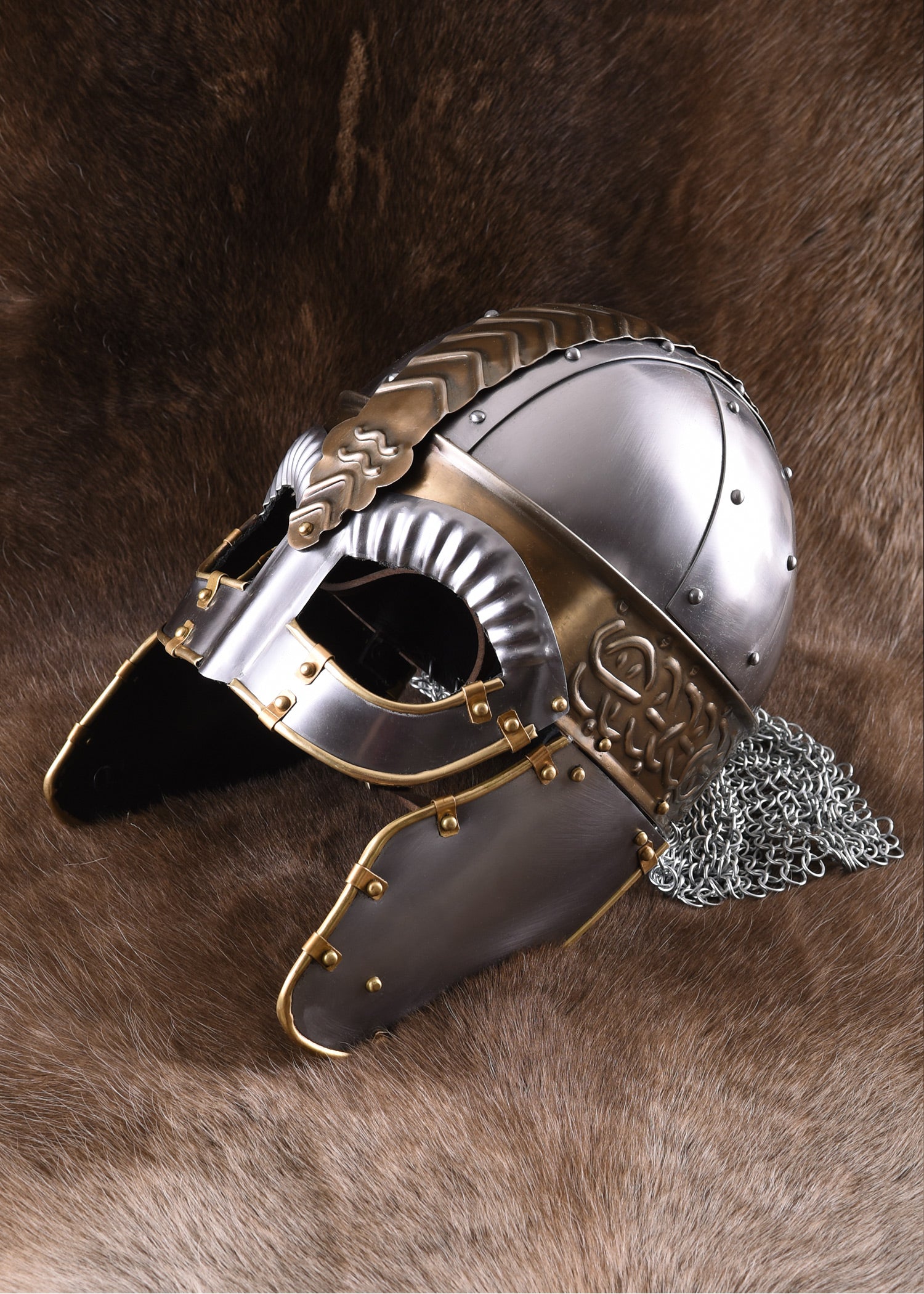 Imagen única de: Casco De Gafas Beowulf Con Solapas Para Las Mejillas Y Casco De Cadena