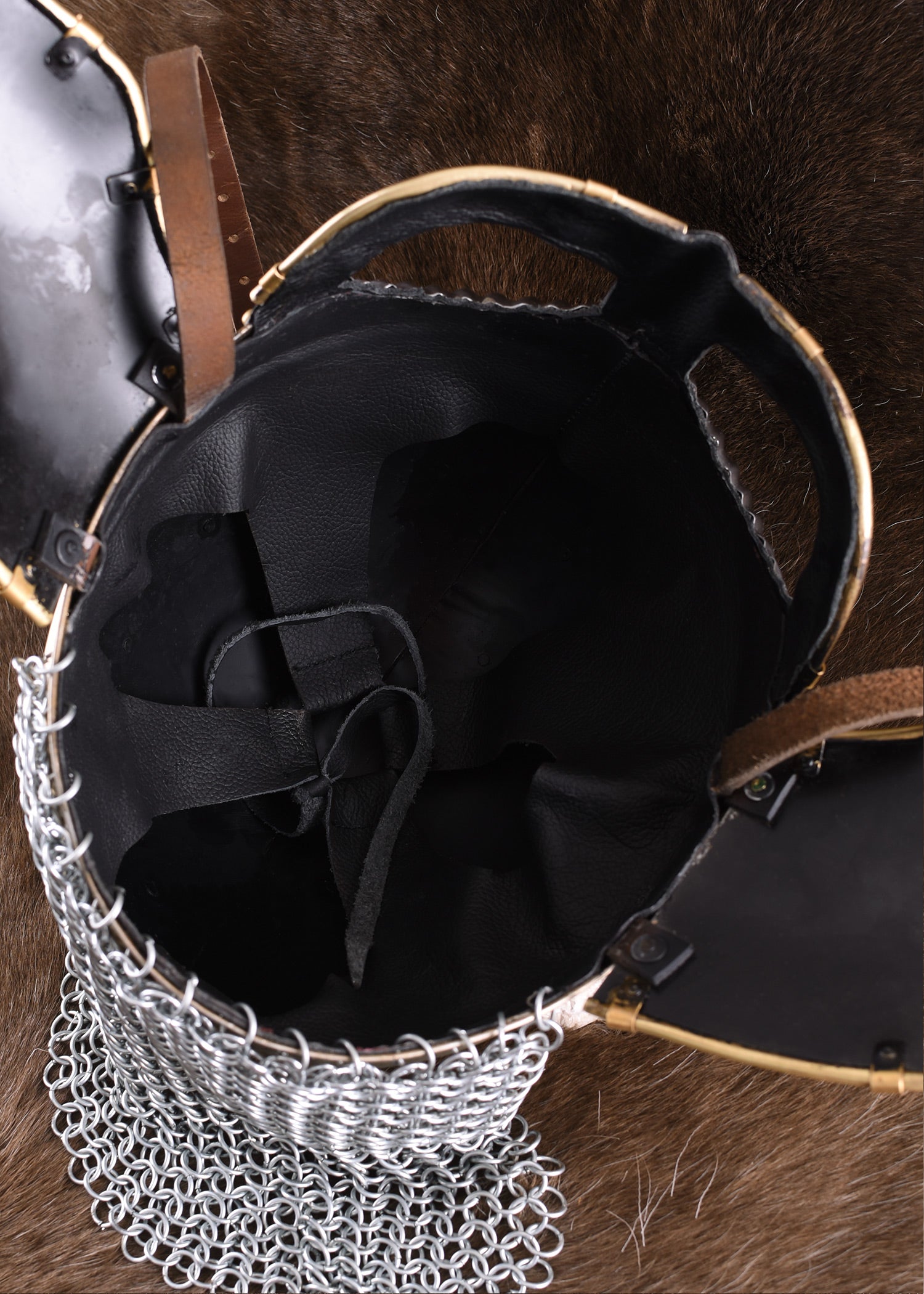 Imagen única de: Casco De Gafas Beowulf Con Solapas Para Las Mejillas Y Casco De Cadena