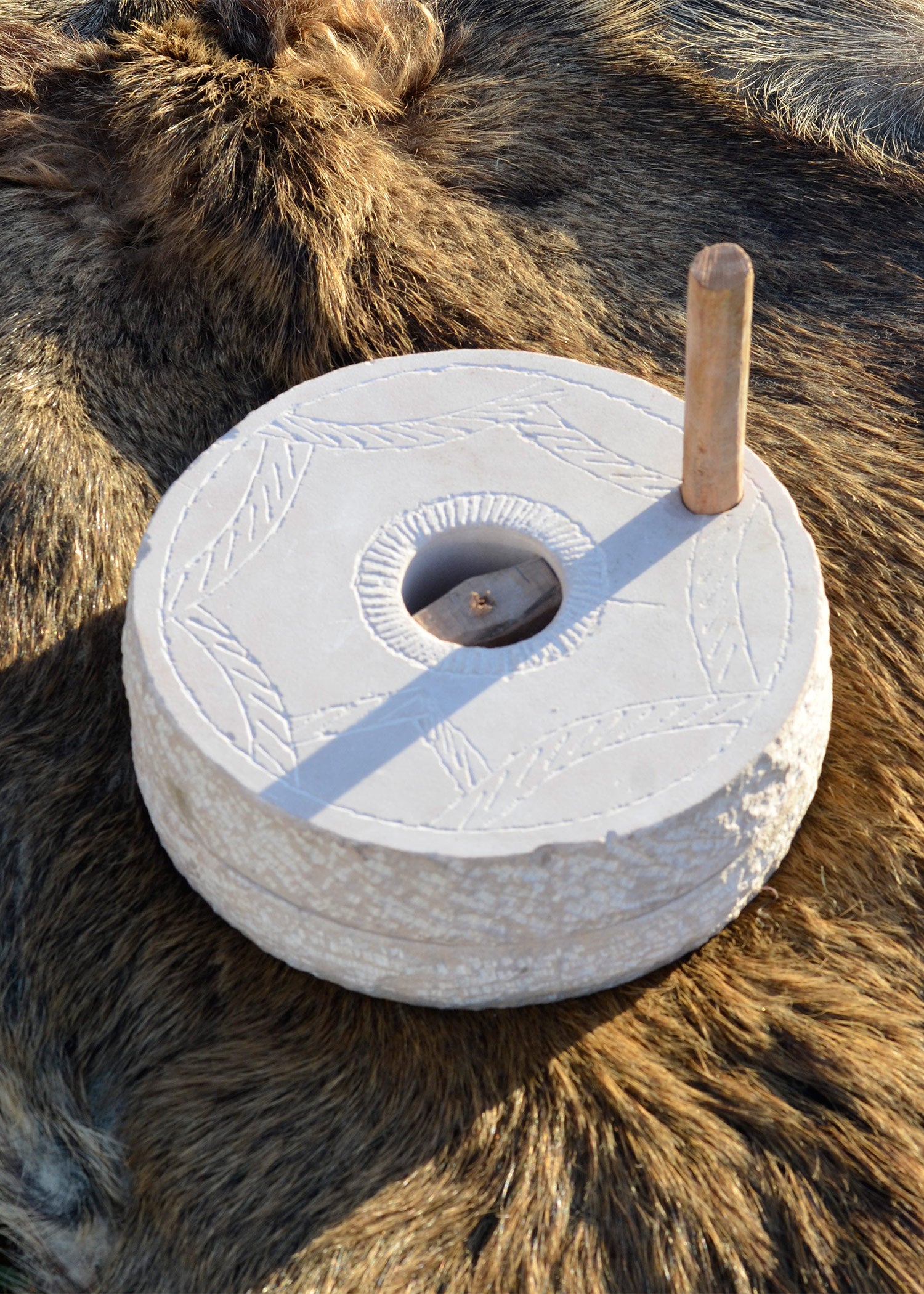 Molino De Torneado Manual De Piedra - Tienda Medieval.