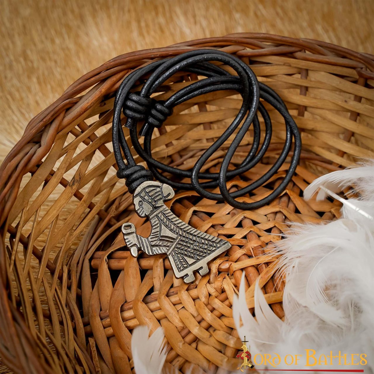 Imagen única de: Colgante vikingo Valkiria en acero antiguo con cordón de cuero - imagen 9