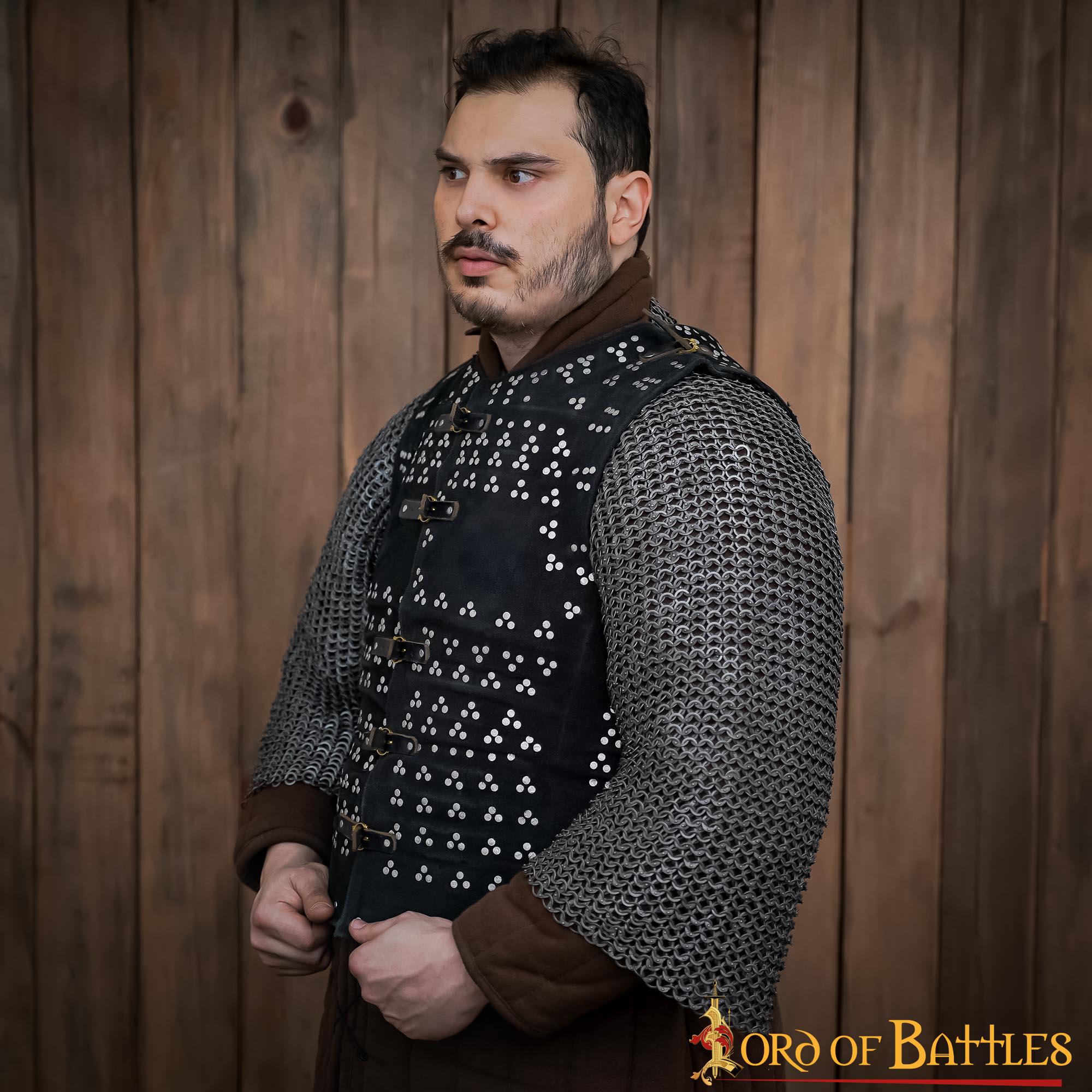 Imagen única de: Brigantina de cuero serraje con placas de acero — estilo s. XV (Leeds)