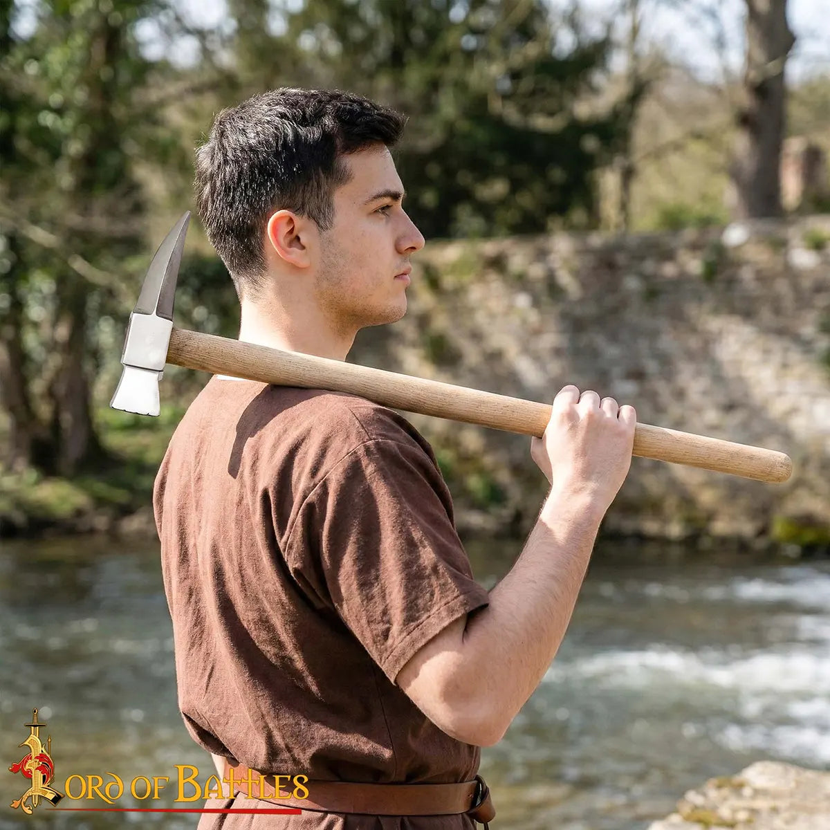Martillo de guerra medieval con cabeza de acero al carbono y mango de fresno - imagen 4