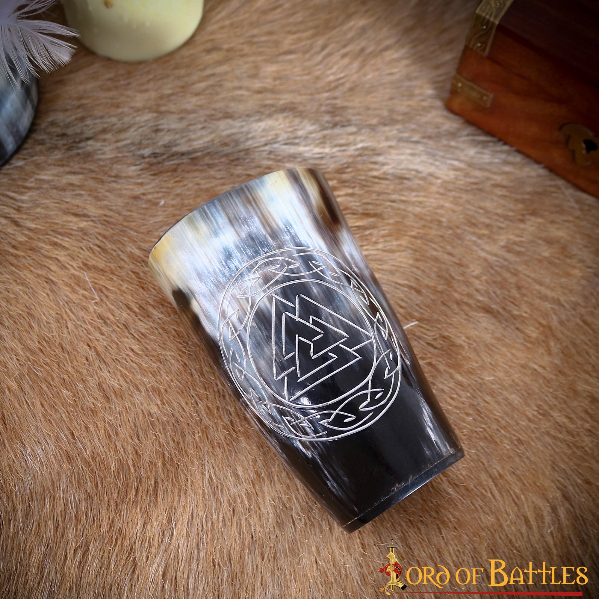 Imagen única de: Vasos de cuerno Valknut — Set de 2 hechos a mano - imagen 3