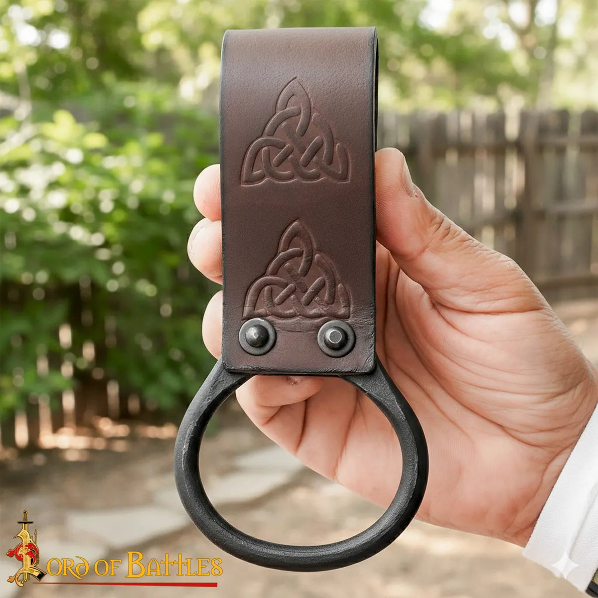 Porta hacha vikingo en cuero genuino con nudo celta - imagen 8