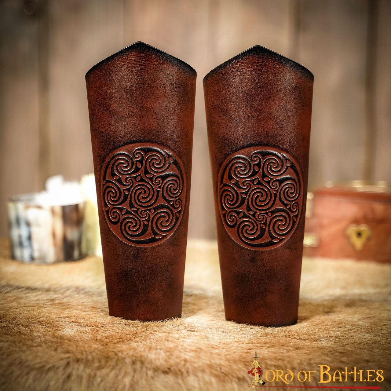 Brazales de Cuero con Espiral Celta en Relieve