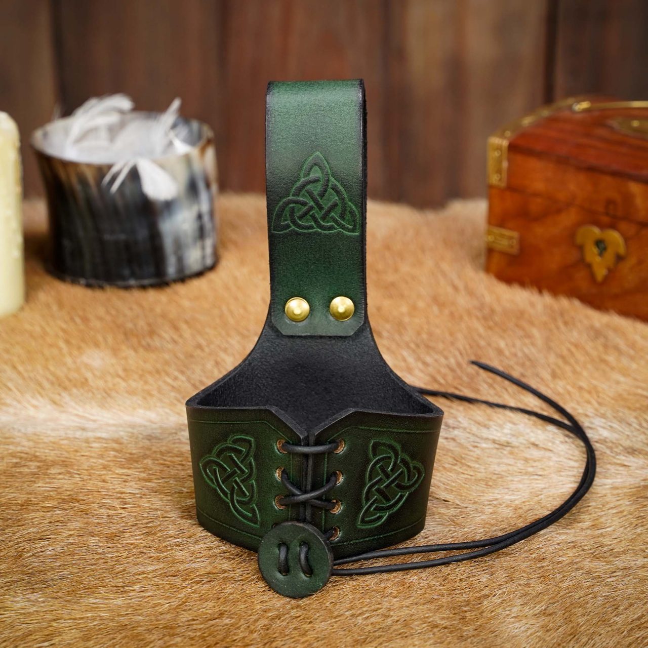 Funda para cuerno de cuero con nudo celta y remaches de latón (S, L) - imagen 73
