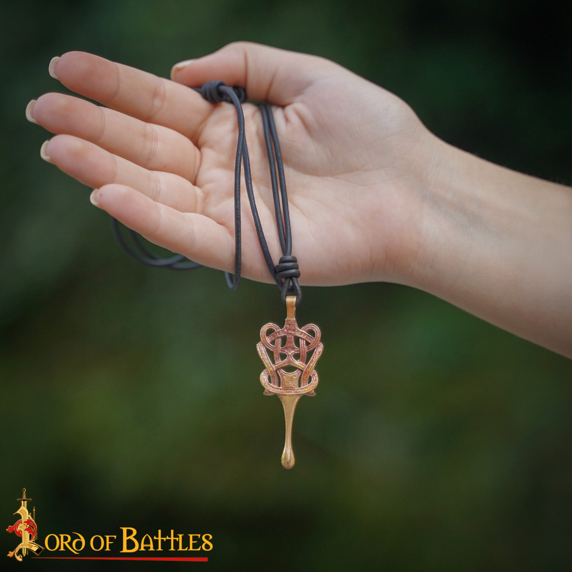 Colgante de bronce con nudo celta y cordón de cuero - imagen 14