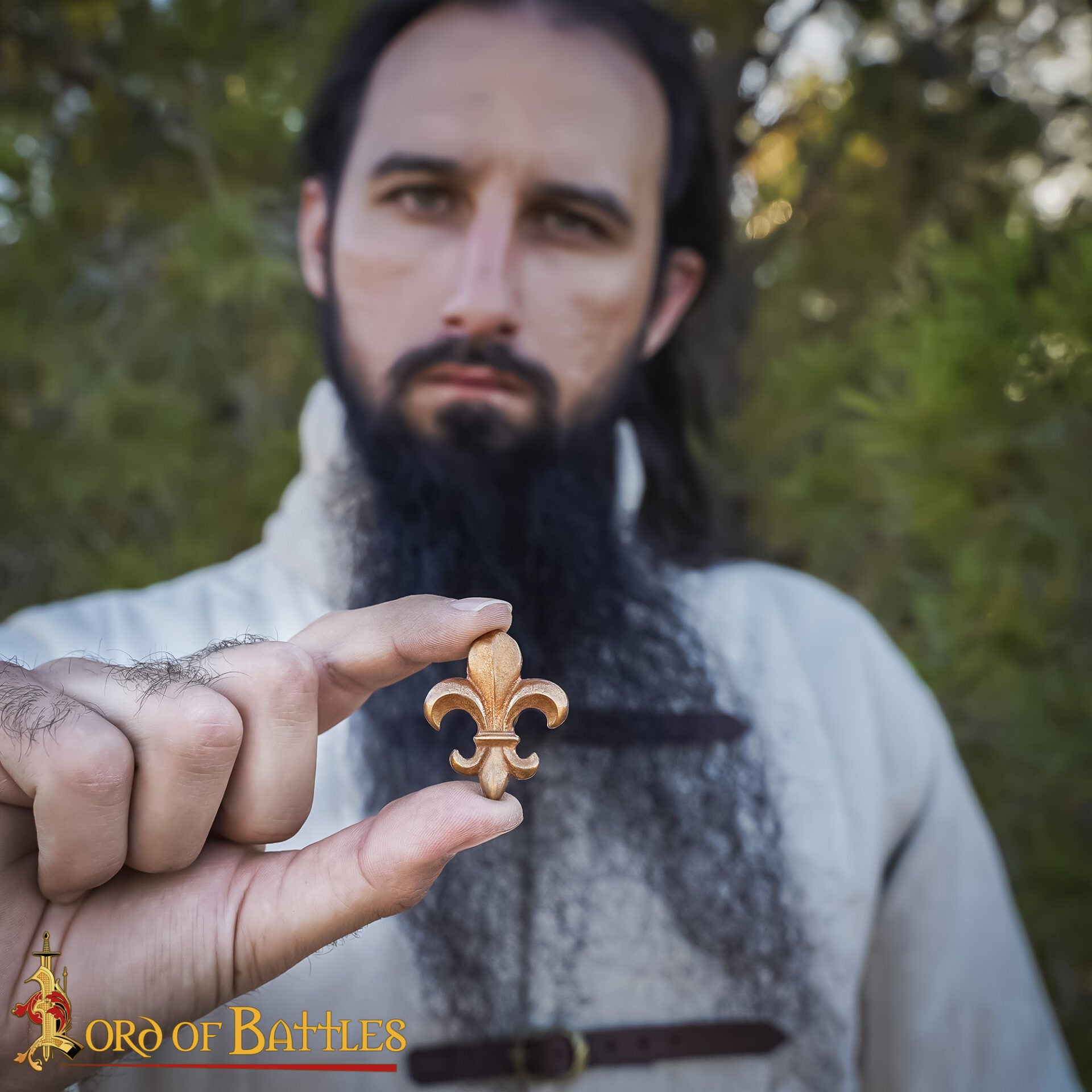 Imagen única de: Broche para Cinturón Flor de Lis de Bronce Fundido a la Cera Perdida