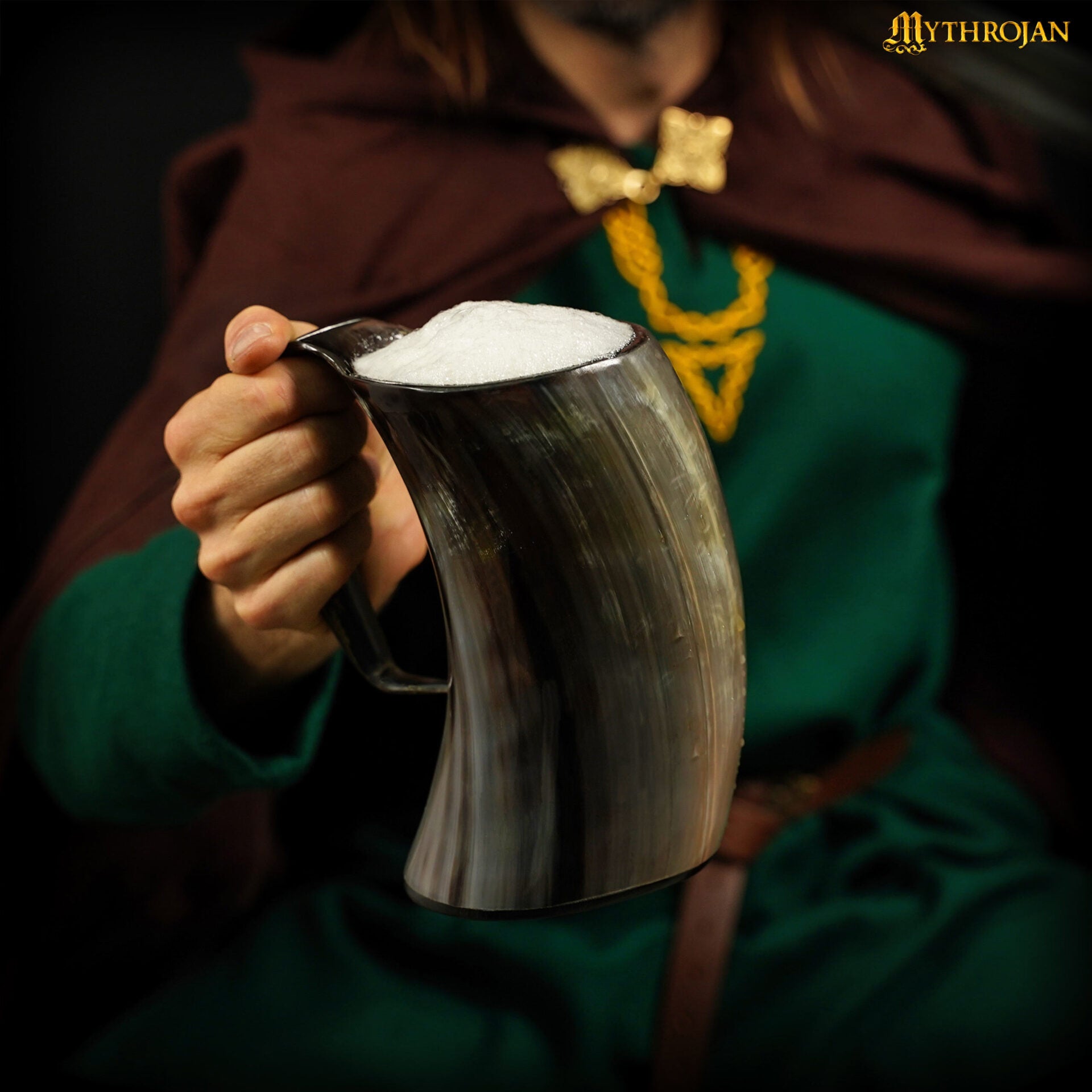 Jarra cuerno vikingo con correa de cuero, 800 ml – Mythrojan - imagen 3