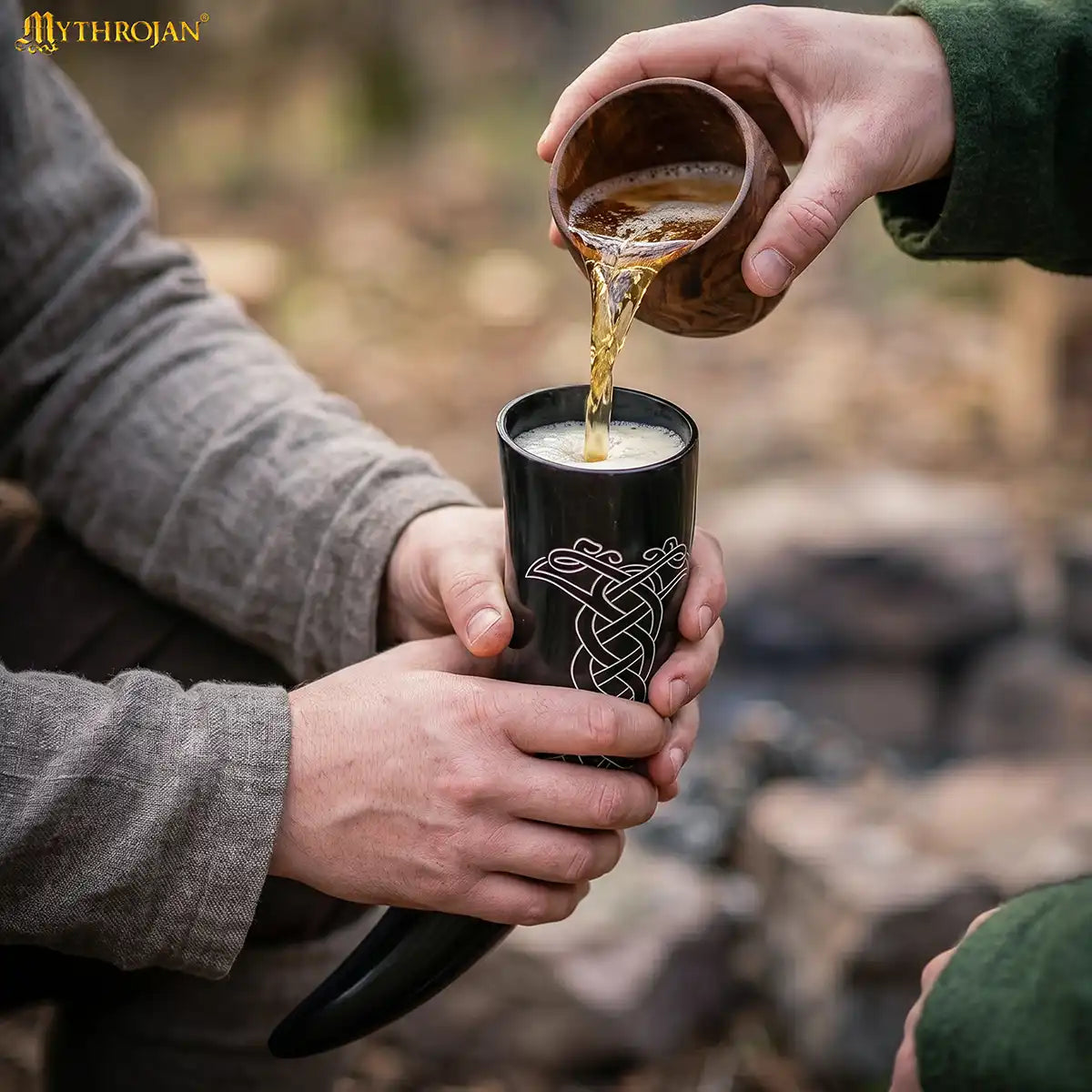 Cuerno vikingo de beber 400 ml con grabados y bolsa - imagen 6